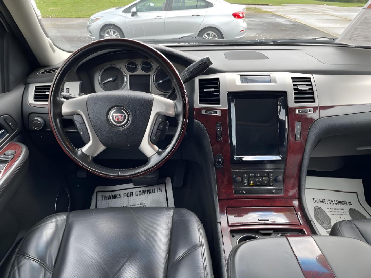 2009 White Diamond Cadillac Escalade AWD (1GYFK23239R) with an 6.2L V8 OHV 16V FFV engine, 6-Speed Automatic transmission, located at 1184 Kauffman Ave, Fairborn, OH, 45324, (937) 908-9800, 39.807072, -84.030914 - Third Row - Photo#7