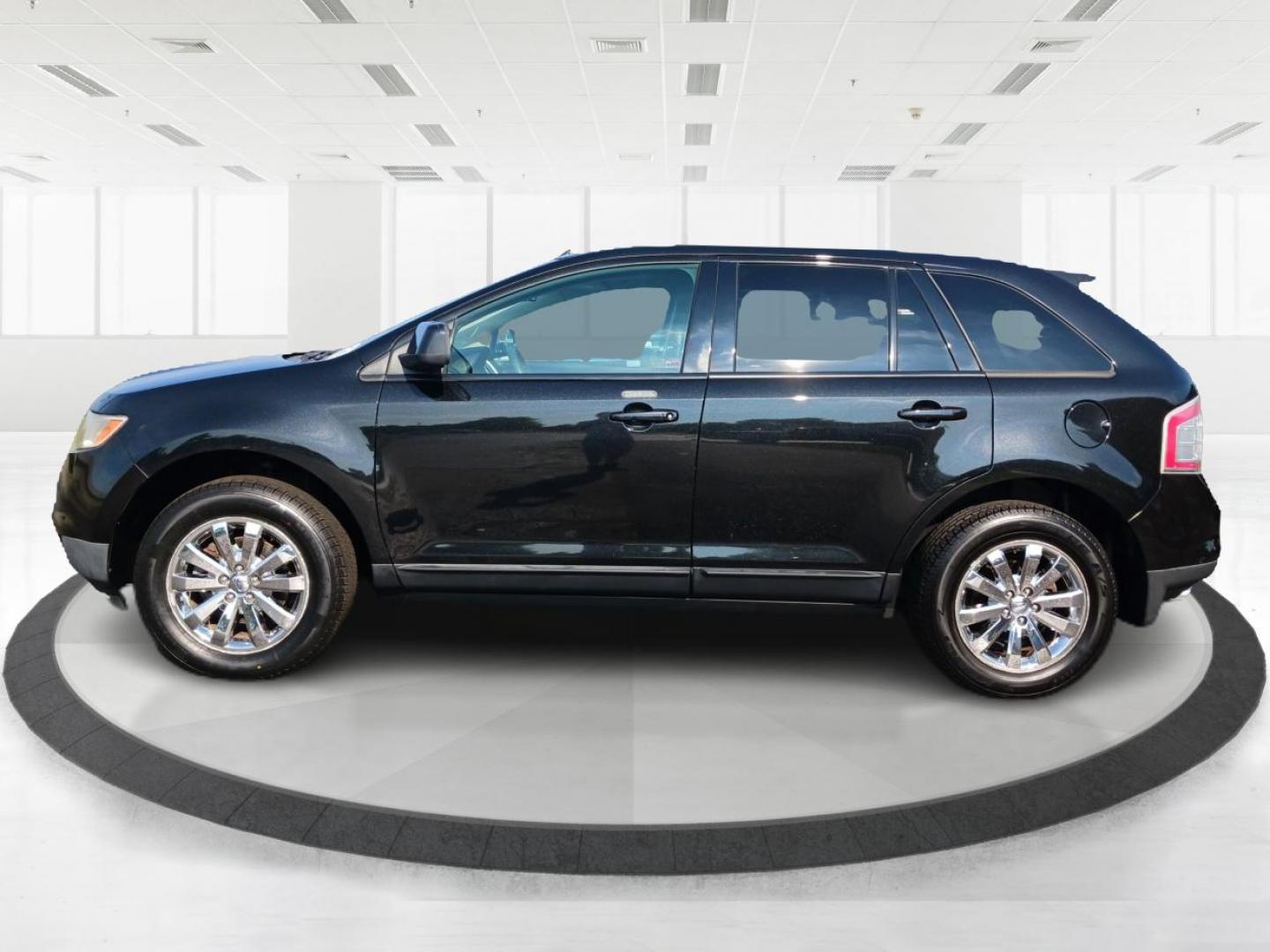 2010 Tuxedo Black Metallic Ford Edge (2FMDK3JC2AB) with an 3.5L V6 DOHC 24V engine, 6-Speed Automatic transmission, located at 1184 Kauffman Ave, Fairborn, OH, 45324, (937) 908-9800, 39.807072, -84.030914 - Photo#3