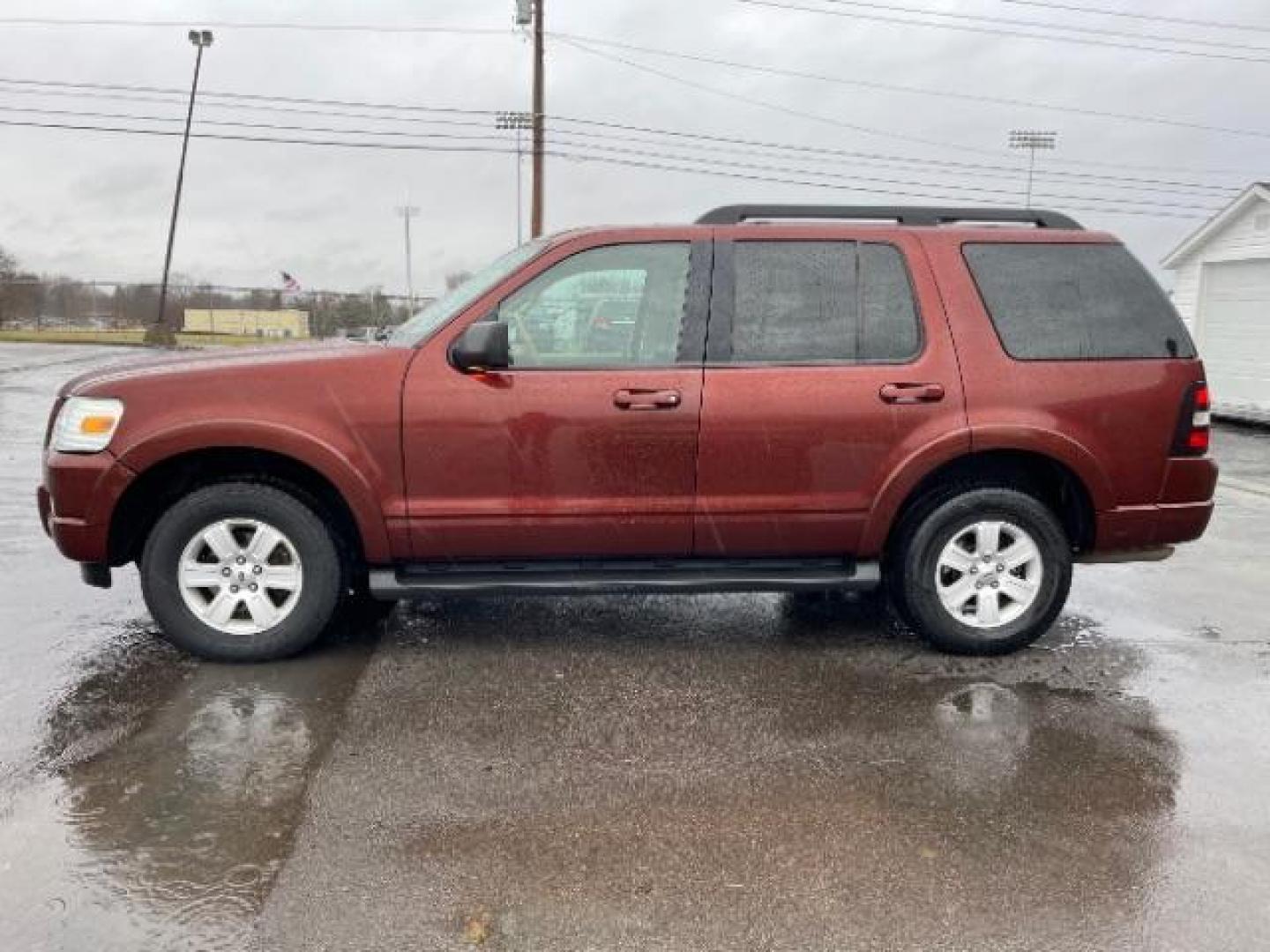 2010 Dark Copper Metallic Ford Explorer XLT 4.0L 4WD (1FMEU7DE2AU) with an 4.0L V6 SOHC 16V engine, 5-Speed Automatic transmission, located at 1230 East Main St, Xenia, OH, 45385, (937) 908-9800, 39.688026, -83.910172 - Photo#2