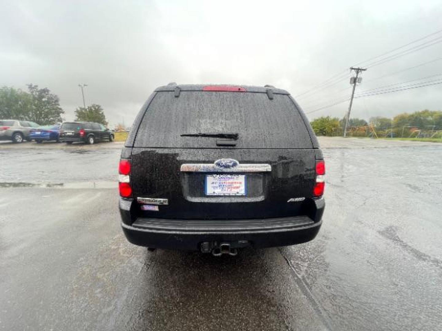 2010 Black Ford Explorer XLT 4.0L AWD (1FMEU8DE8AU) with an 4.0L V6 SOHC 16V engine, 5-Speed Automatic transmission, located at 401 Woodman Dr, Riverside, OH, 45431, (937) 908-9800, 39.760899, -84.123421 - Photo#4