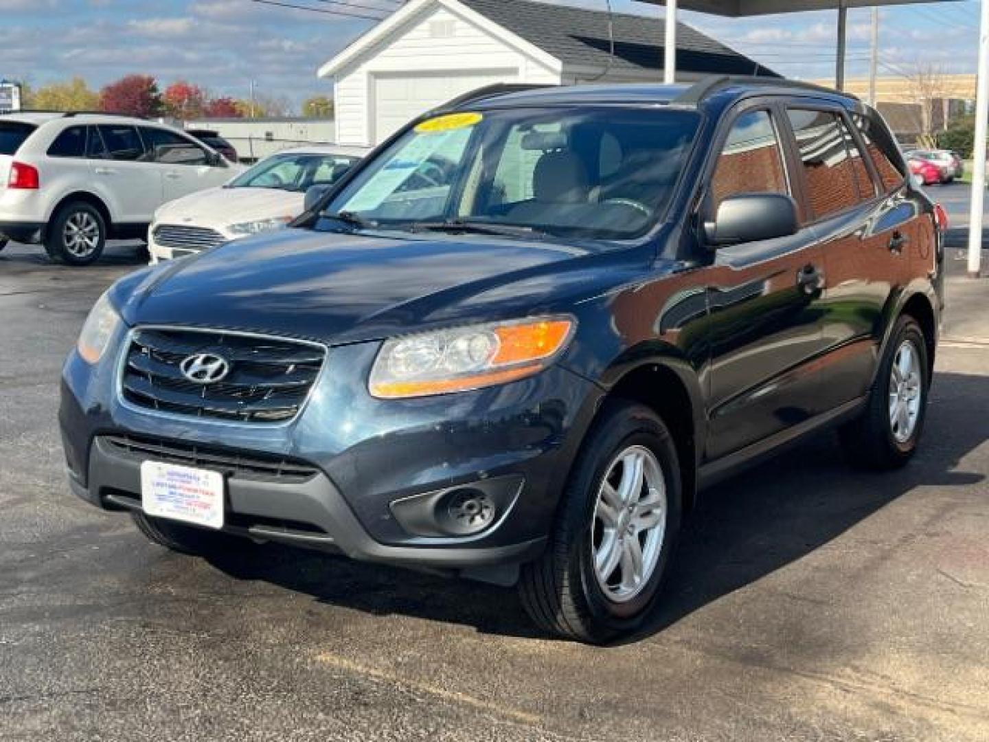 2010 Gray Hyundai Santa Fe GLS (5NMSGDAB1AH) , 6V transmission, located at 401 Woodman Dr, Riverside, OH, 45431, (937) 908-9800, 39.760899, -84.123421 - Photo#2