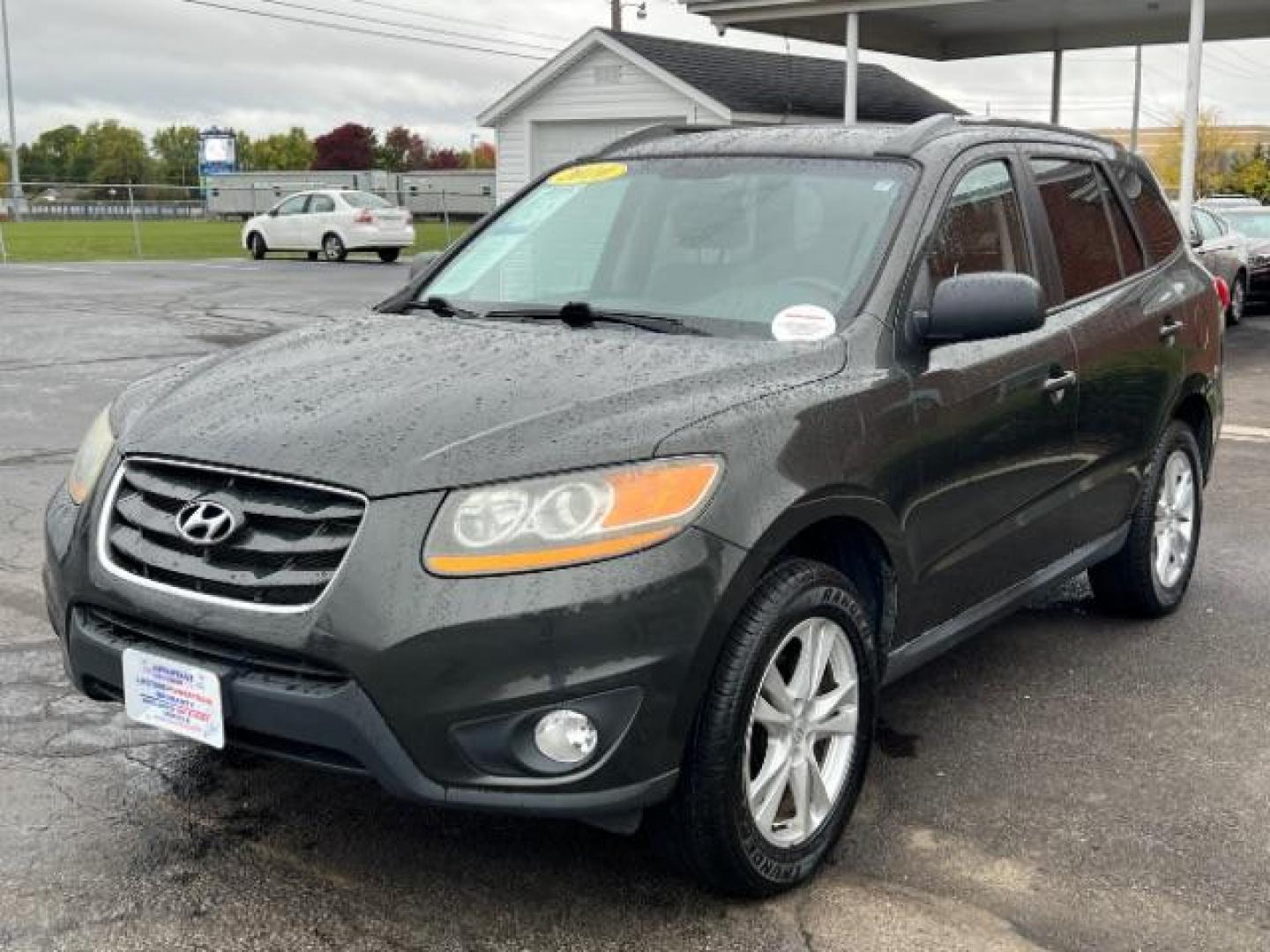 2010 Harbor Gray Metallic Hyundai Santa Fe SE 3.5 FWD (5NMSH4AGXAH) with an 3.5L V6 DOHC 24V engine, 6-Speed Automatic transmission, located at 401 Woodman Dr, Riverside, OH, 45431, (937) 908-9800, 39.760899, -84.123421 - Photo#2