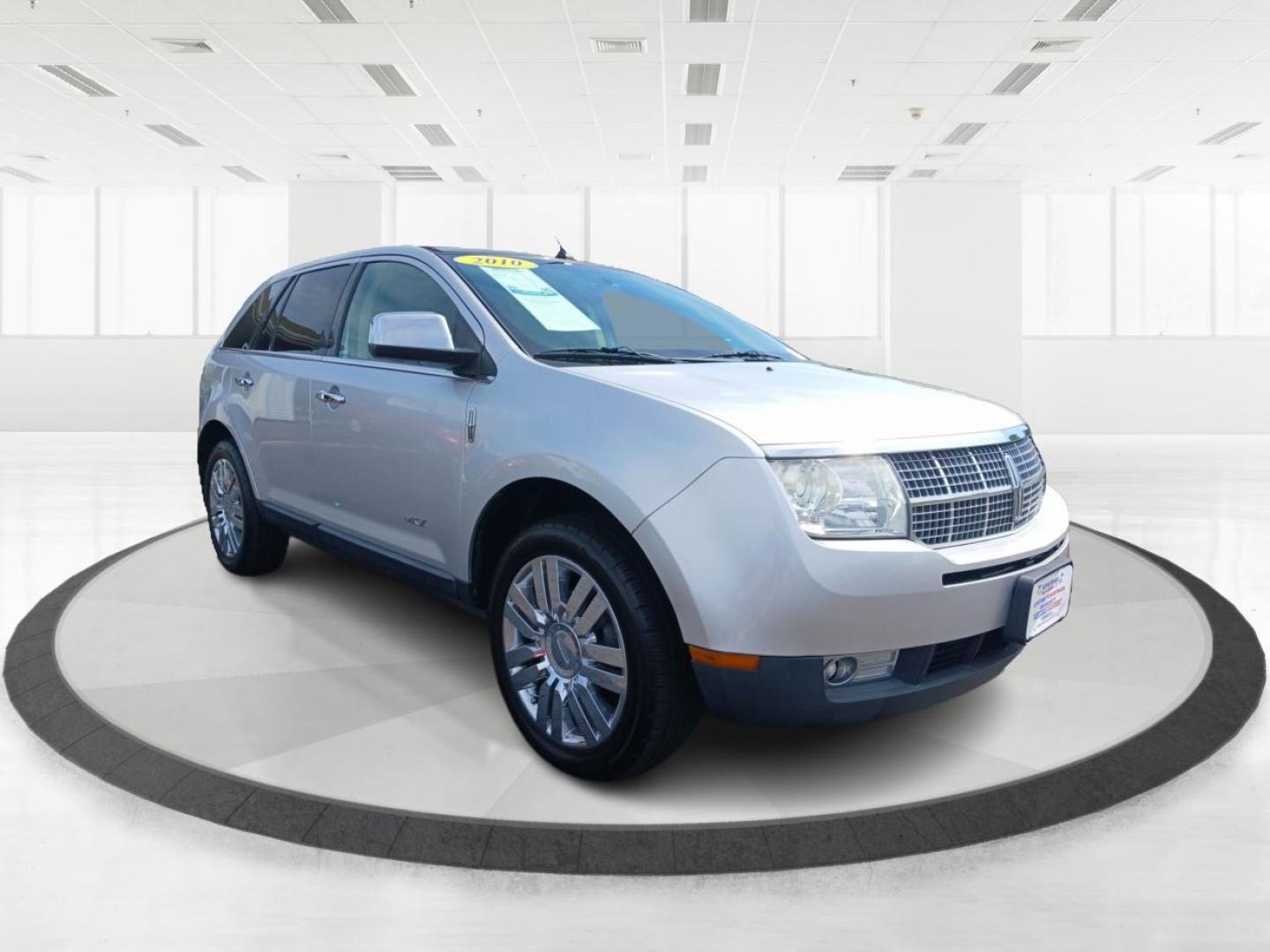 2010 Ingot Silver Metallic Lincoln MKX AWD (2LMDJ8JC0AB) with an 3.5L V6 DOHC 24V engine, 6-Speed Automatic transmission, located at 1230 East Main St, Xenia, OH, 45385, (937) 908-9800, 39.688026, -83.910172 - Photo#0