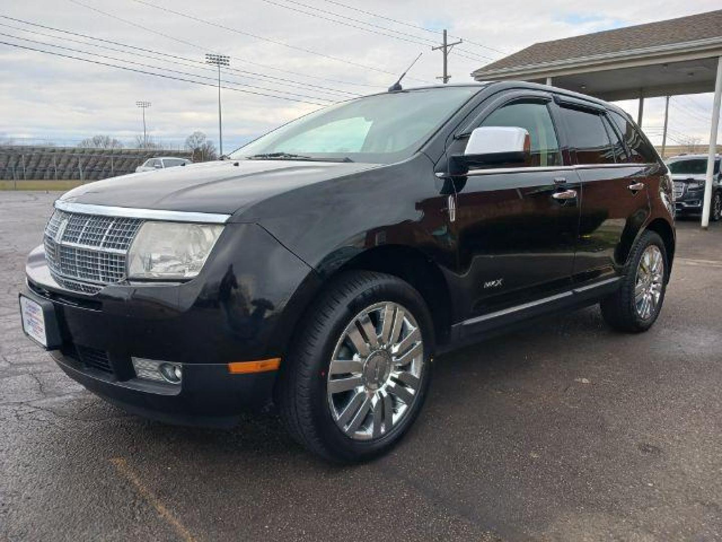 2010 Tuxedo Black Metallic Lincoln MKX AWD (2LMDJ8JC6AB) with an 3.5L V6 DOHC 24V engine, 6-Speed Automatic transmission, located at 880 E. National Road, Vandalia, OH, 45377, (937) 908-9800, 39.891918, -84.183594 - Photo#2