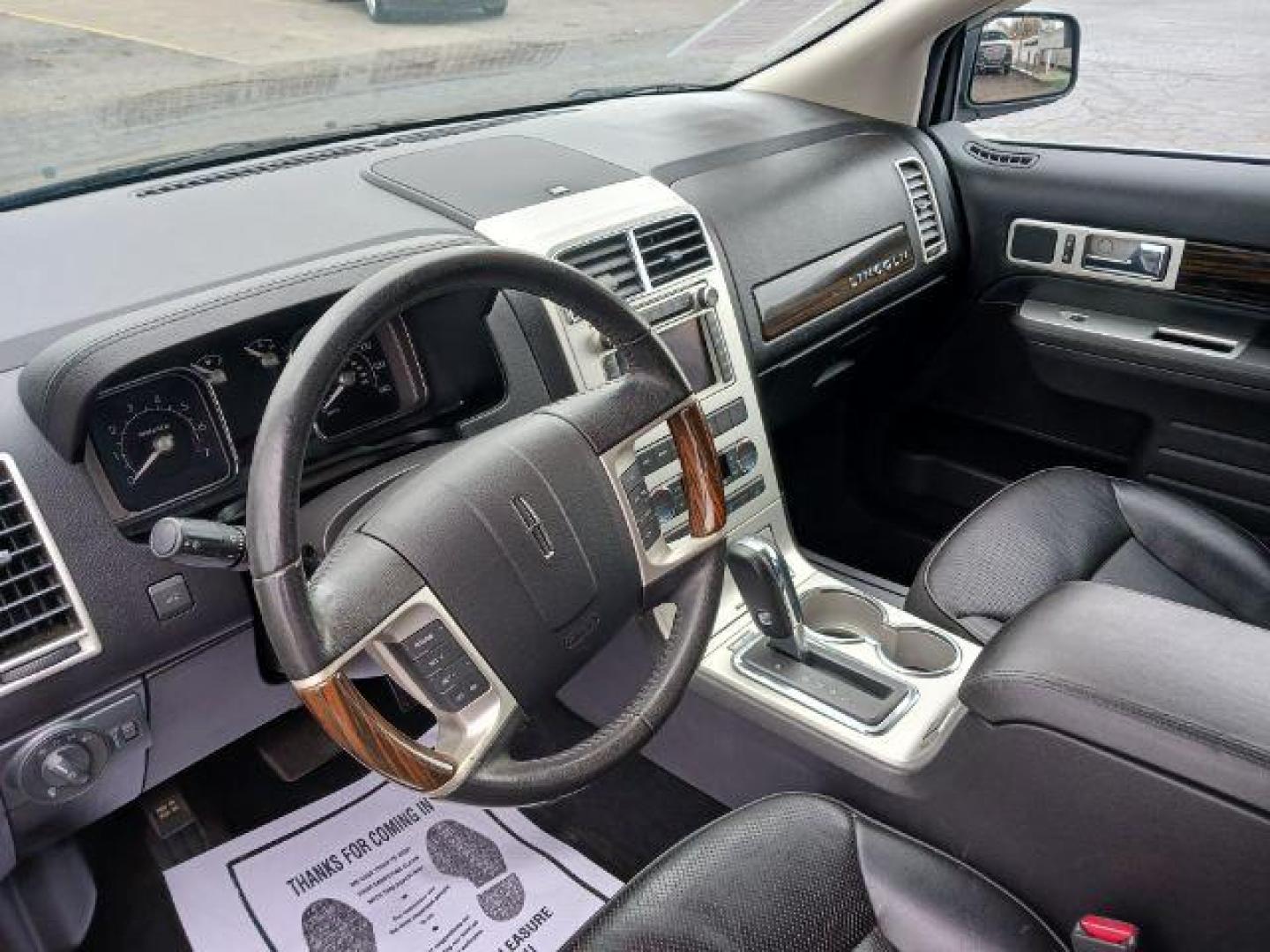 2010 Tuxedo Black Metallic Lincoln MKX AWD (2LMDJ8JC6AB) with an 3.5L V6 DOHC 24V engine, 6-Speed Automatic transmission, located at 880 E. National Road, Vandalia, OH, 45377, (937) 908-9800, 39.891918, -84.183594 - Photo#6