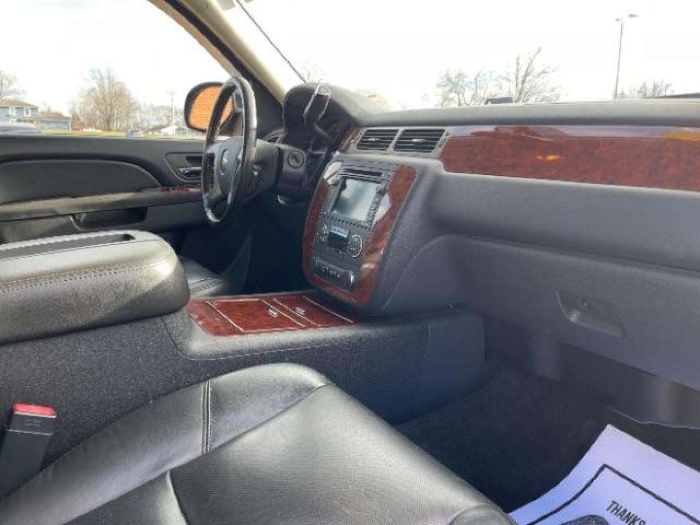 2011 Black Chevrolet Avalanche LTZ 4WD (3GNTKGE30BG) with an 5.3L V8 OHV 16V FFV engine, 4-Speed Automatic transmission, located at 401 Woodman Dr, Riverside, OH, 45431, (937) 908-9800, 39.760899, -84.123421 - Photo#8