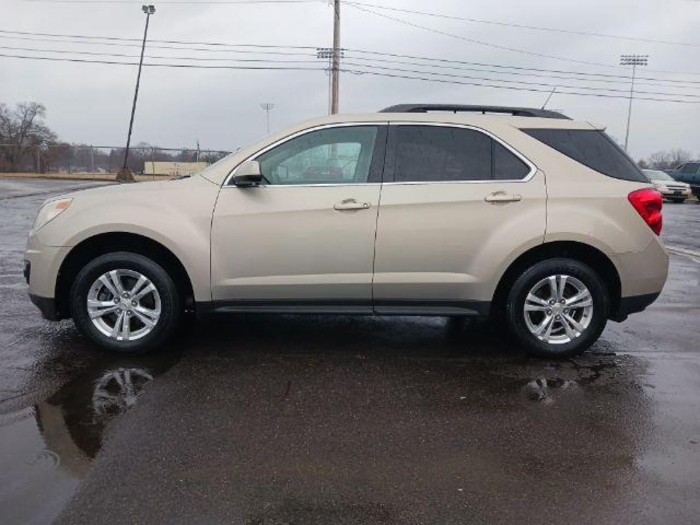 2011 Gold Mist Metallic Chevrolet Equinox 1LT 2WD (2GNALDEC2B1) with an 2.4L L4 DOHC 16V engine, 6-Speed Automatic transmission, located at 1099 N County Rd 25A, Troy, OH, 45373, (937) 908-9800, 40.057079, -84.212883 - Photo#3