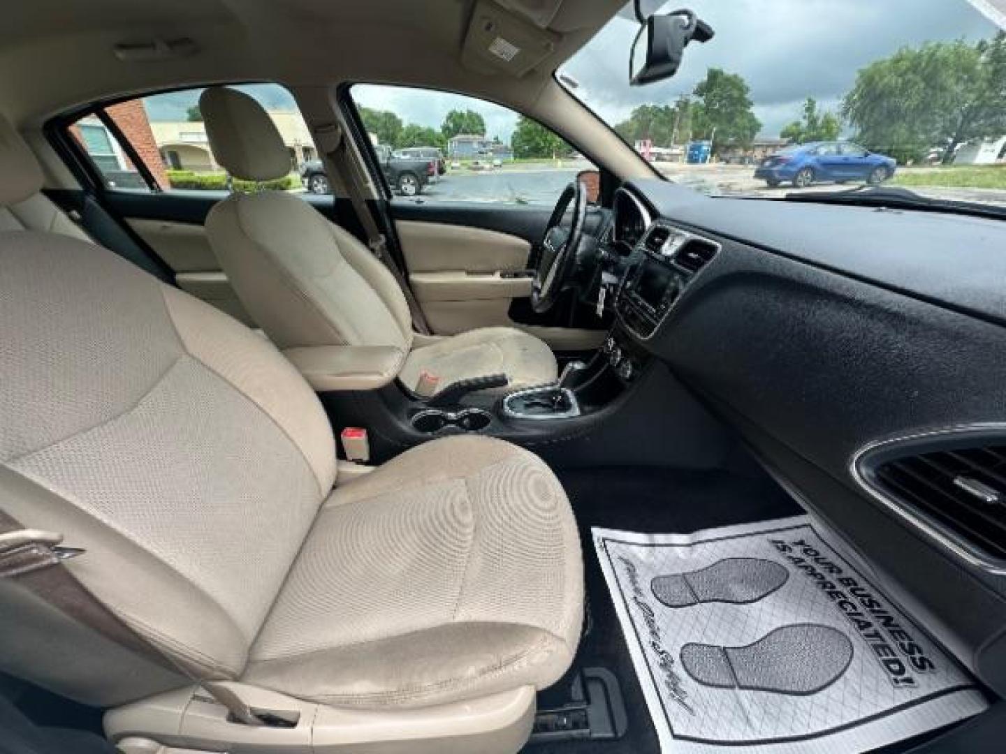 2011 White Gold Chrysler 200 Touring (1C3BC1FB3BN) with an 2.4L L4 DOHC 16V engine, 6-Speed Automatic transmission, located at 880 E. National Road, Vandalia, OH, 45377, (937) 908-9800, 39.891918, -84.183594 - Photo#9