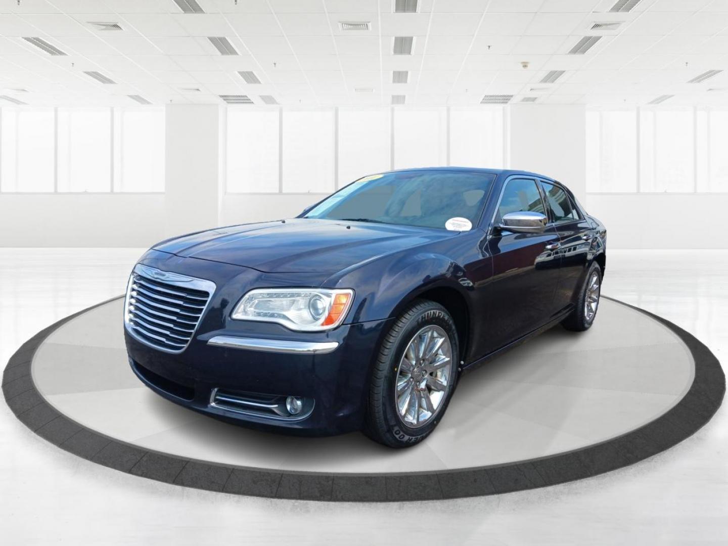 2011 Blackberry Pearl Chrysler 300 Limited RWD (2C3CA5CG2BH) with an 3.6L V6 SOHC 24V engine, 5-Speed Automatic transmission, located at 4508 South Dixie Dr, Moraine, OH, 45439, (937) 908-9800, 39.689976, -84.218452 - Photo#7