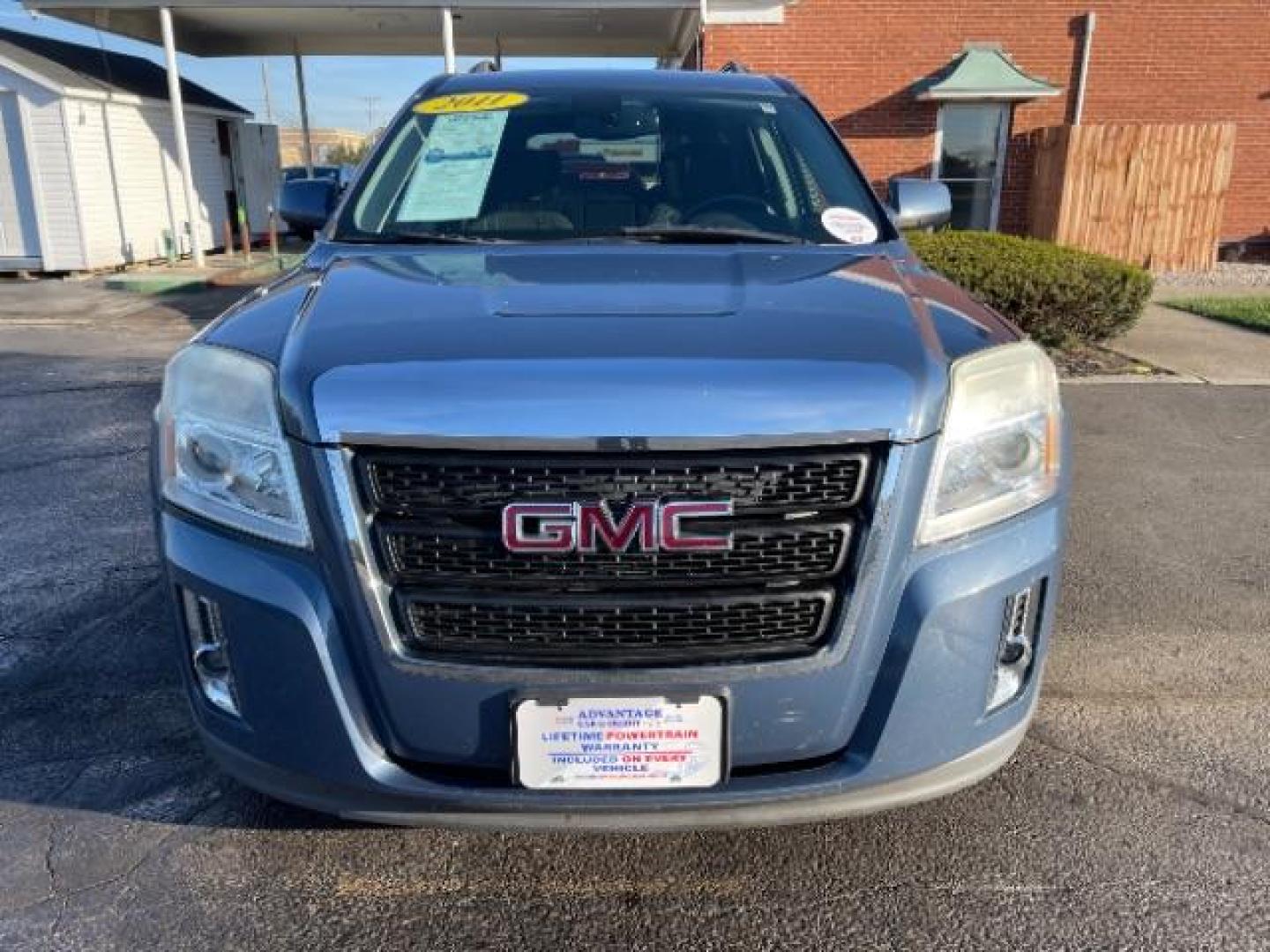 2011 Steel Blue Metallic /Jet Black Cloth Interior GMC Terrain SLE2 FWD (2CTALSEC6B6) with an 2.4L L4 DOHC 16V engine, 6-Speed Automatic transmission, located at 880 E. National Road, Vandalia, OH, 45377, (937) 908-9800, 39.891918, -84.183594 - Photo#3