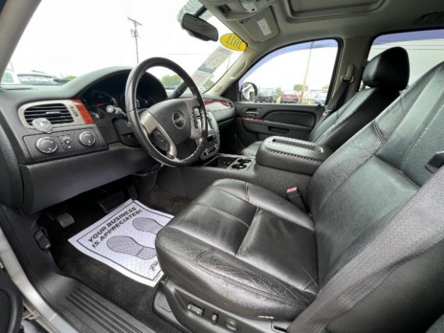 2011 Pure Silver Metallic GMC Yukon SLT1 4WD (1GKS2CE0XBR) with an 5.3L V8 OHV 16V FFV engine, 6-Speed Automatic transmission, located at 401 Woodman Dr, Riverside, OH, 45431, (937) 908-9800, 39.760899, -84.123421 - Third Row - Photo#6