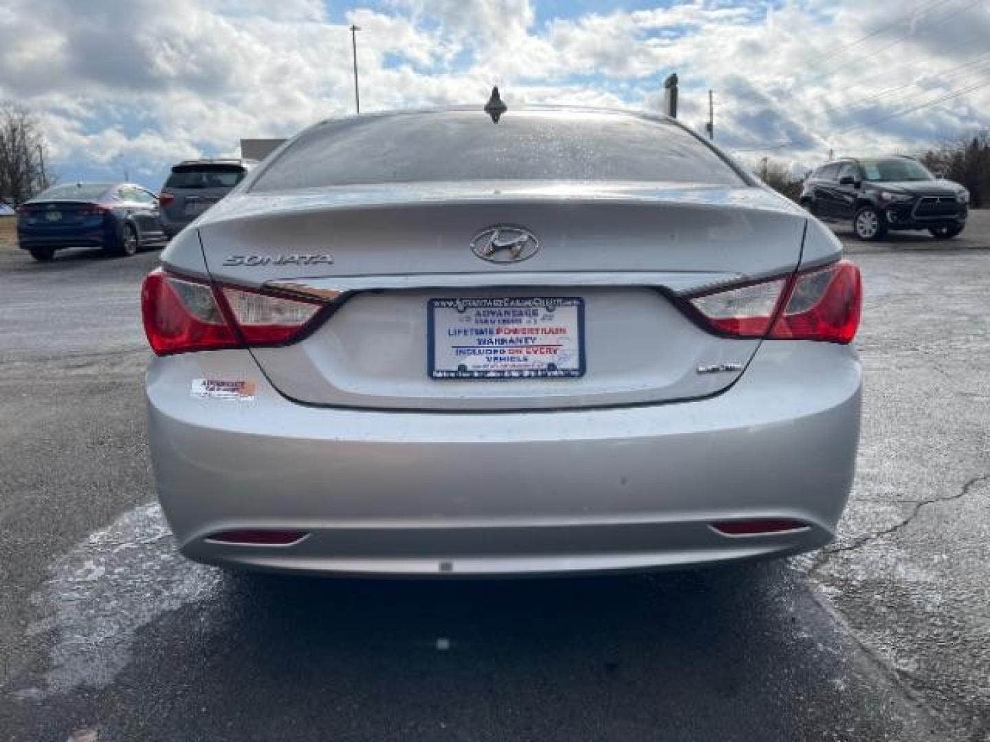 2011 Radiant Silver Metallic Hyundai Sonata Limited Auto (5NPEC4AC6BH) with an 2.4L L4 DOHC 16V engine, 6-Speed Automatic transmission, located at 880 E. National Road, Vandalia, OH, 45377, (937) 908-9800, 39.891918, -84.183594 - Photo#1