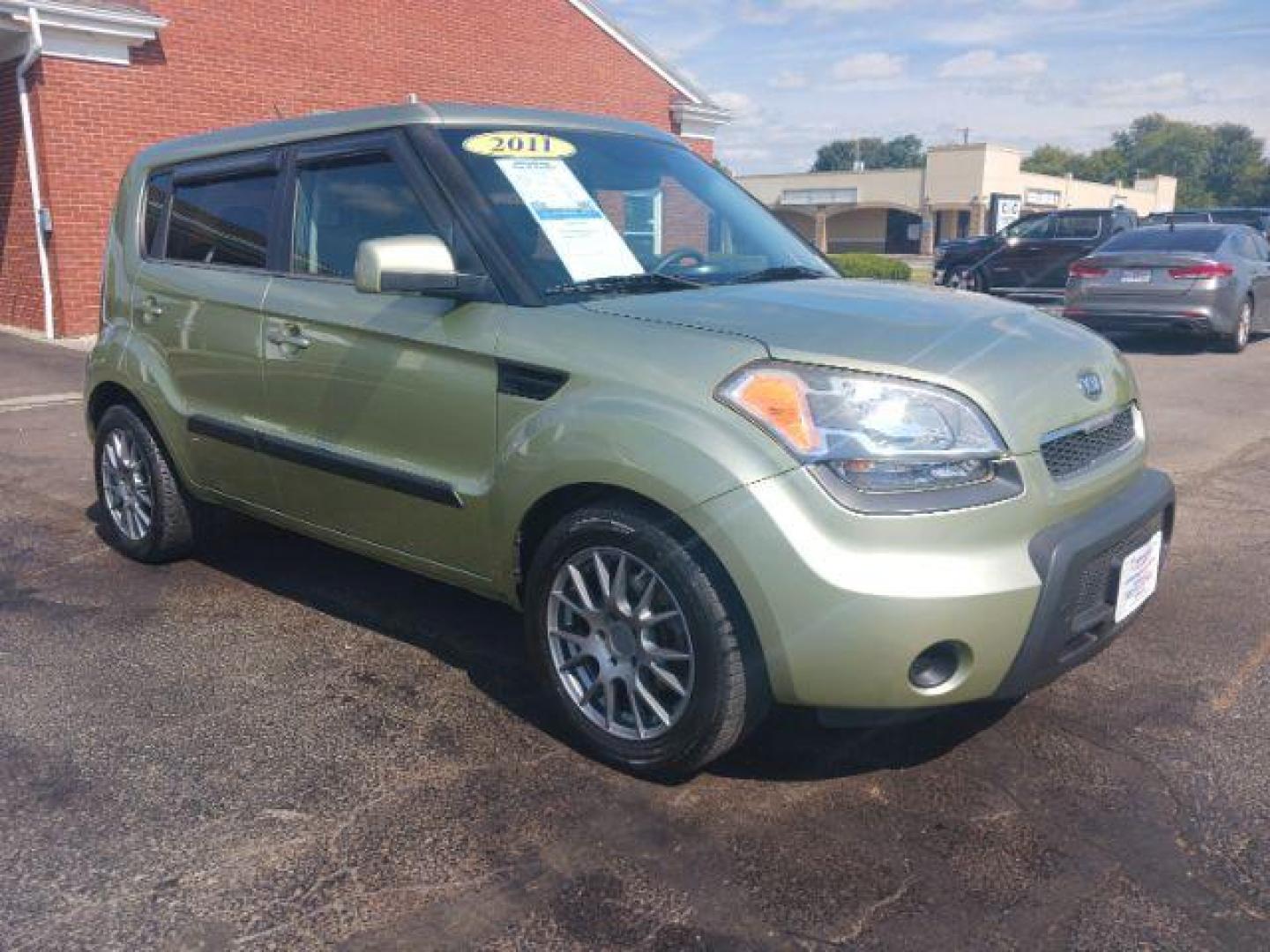 2011 Alien Metallic Kia Soul + (KNDJT2A28B7) with an 2.0L L4 DOHC 16V engine, located at 1230 East Main St, Xenia, OH, 45385, (937) 908-9800, 39.688026, -83.910172 - Photo#0