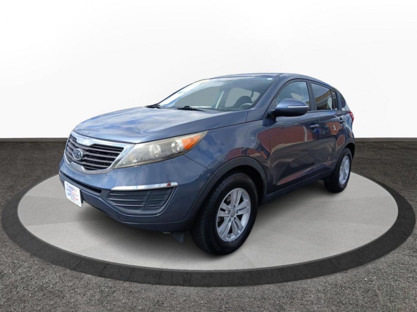 2011 Retro Blue Metallic Kia Sportage (KNDPB3A24B7) with an 2.4L V6 DOHC 24V engine, 6-Speed Automatic transmission, located at 1230 East Main St, Xenia, OH, 45385, (937) 908-9800, 39.688026, -83.910172 - Photo#7