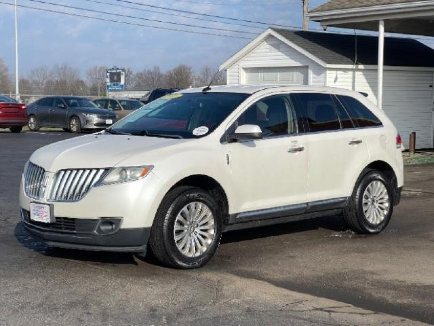 2011 White Platinum Metallic Tri Coat Lincoln MKX FWD (2LMDJ6JK8BB) with an 3.7L V6 DOHC 24V engine, 6-Speed Automatic transmission, located at 1099 N County Rd 25A, Troy, OH, 45373, (937) 908-9800, 40.057079, -84.212883 - Photo#1