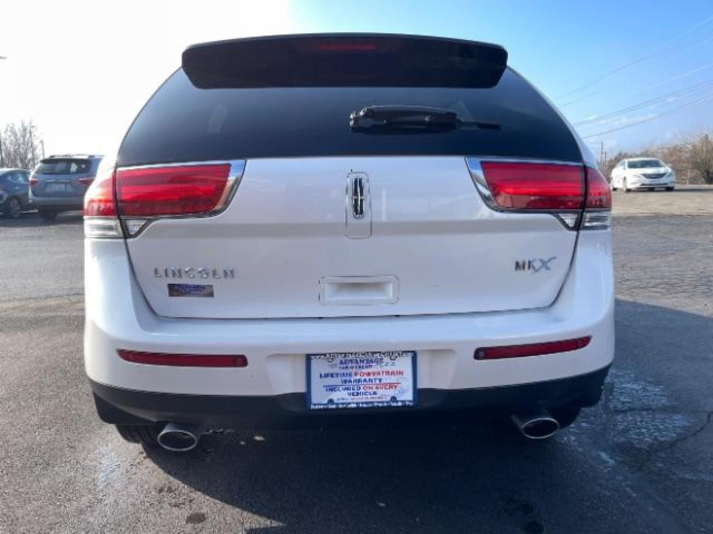 2011 White Platinum Metallic Tri Coat Lincoln MKX FWD (2LMDJ6JK8BB) with an 3.7L V6 DOHC 24V engine, 6-Speed Automatic transmission, located at 1099 N County Rd 25A, Troy, OH, 45373, (937) 908-9800, 40.057079, -84.212883 - Photo#5