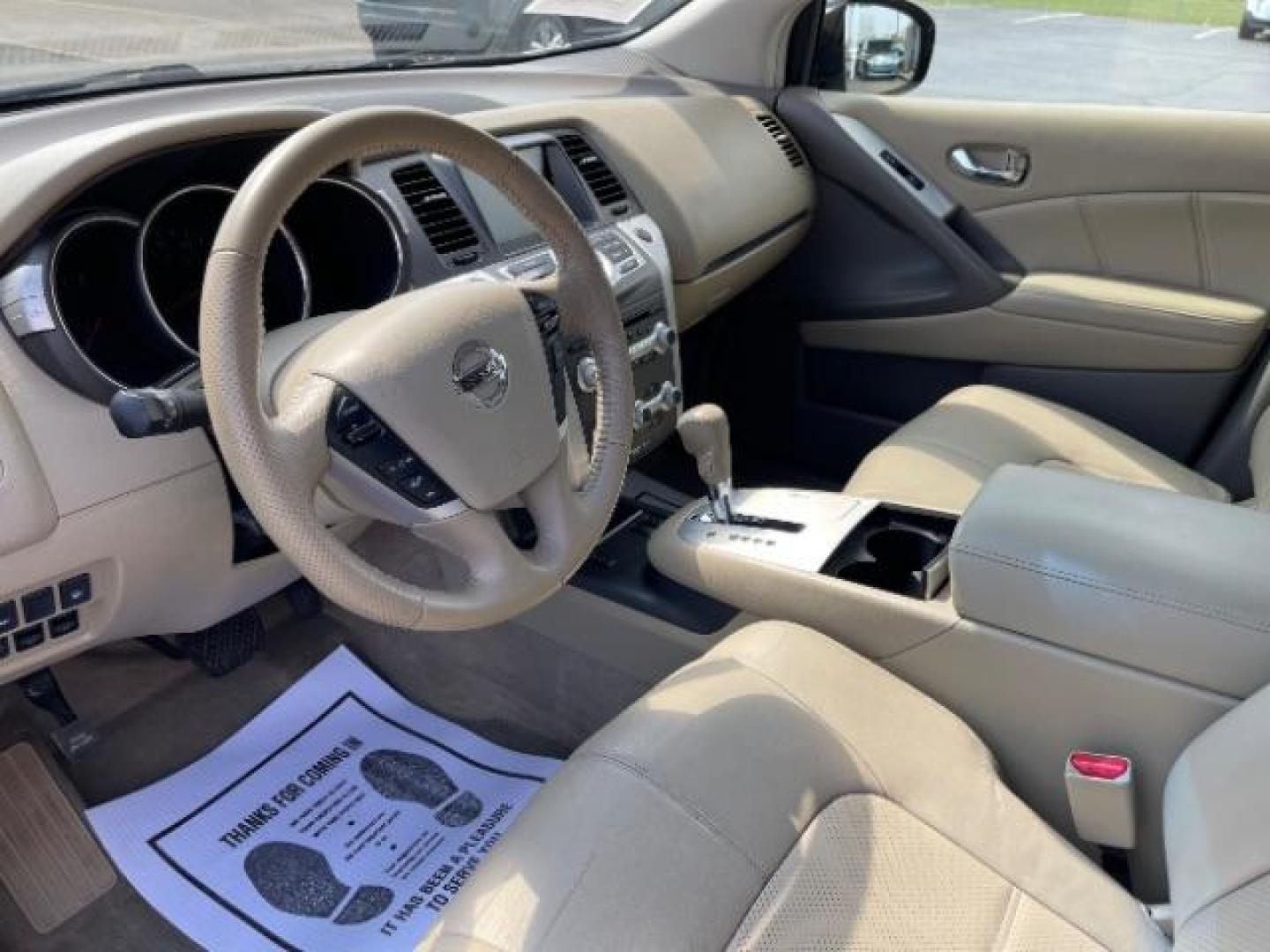 2011 Brilliant Silver Metallic Nissan Murano SL AWD (JN8AZ1MW1BW) with an 3.5L V6 DOHC 24V engine, Continuously Variable Transmission transmission, located at 401 Woodman Dr, Riverside, OH, 45431, (937) 908-9800, 39.760899, -84.123421 - Photo#6