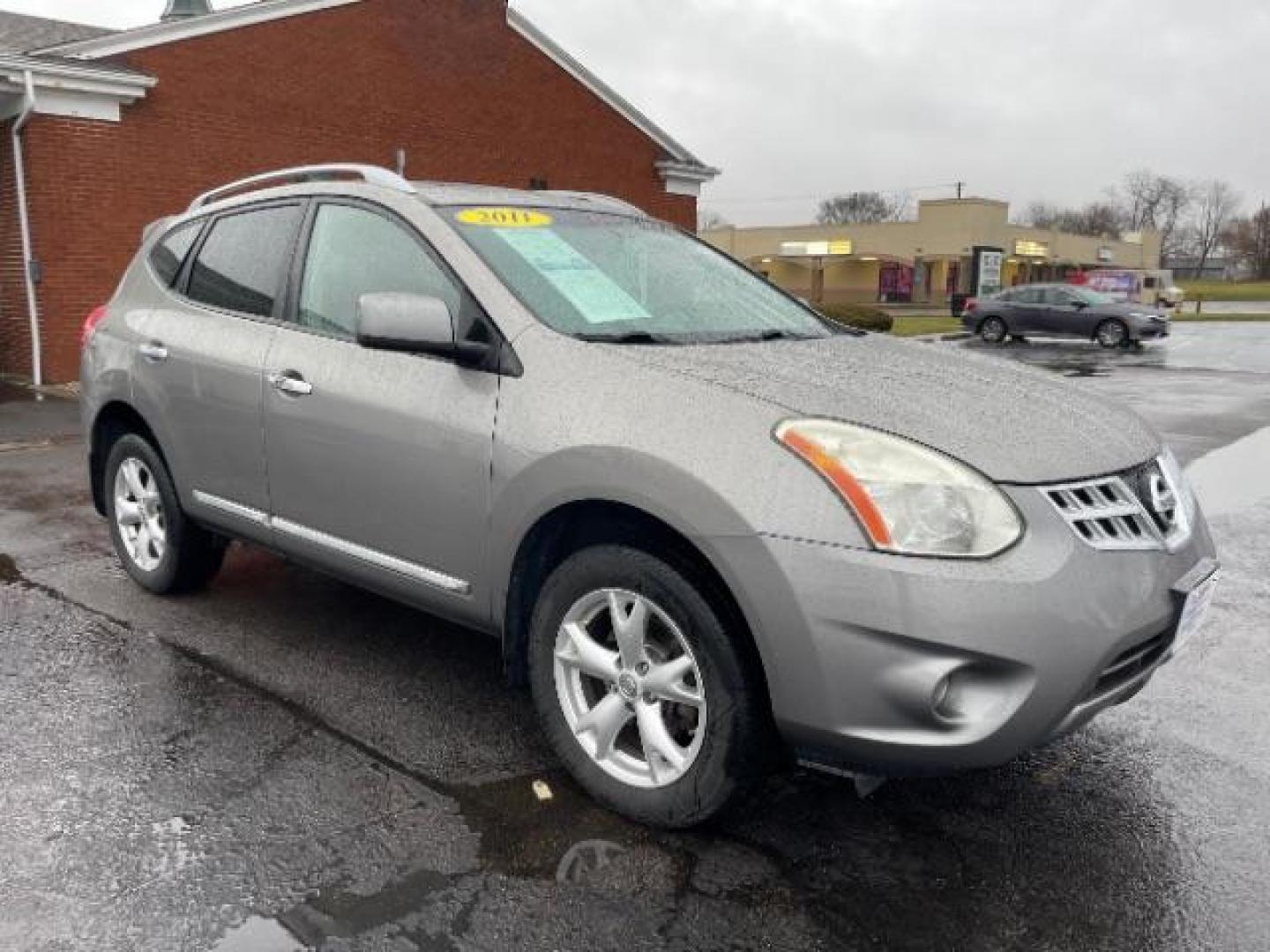 2011 Platinum Graphite Metallic Nissan Rogue SV AWD (JN8AS5MV7BW) with an 2.5L L4 DOHC 16V engine, Continuously Variable Transmission transmission, located at 1230 East Main St, Xenia, OH, 45385, (937) 908-9800, 39.688026, -83.910172 - Photo#0