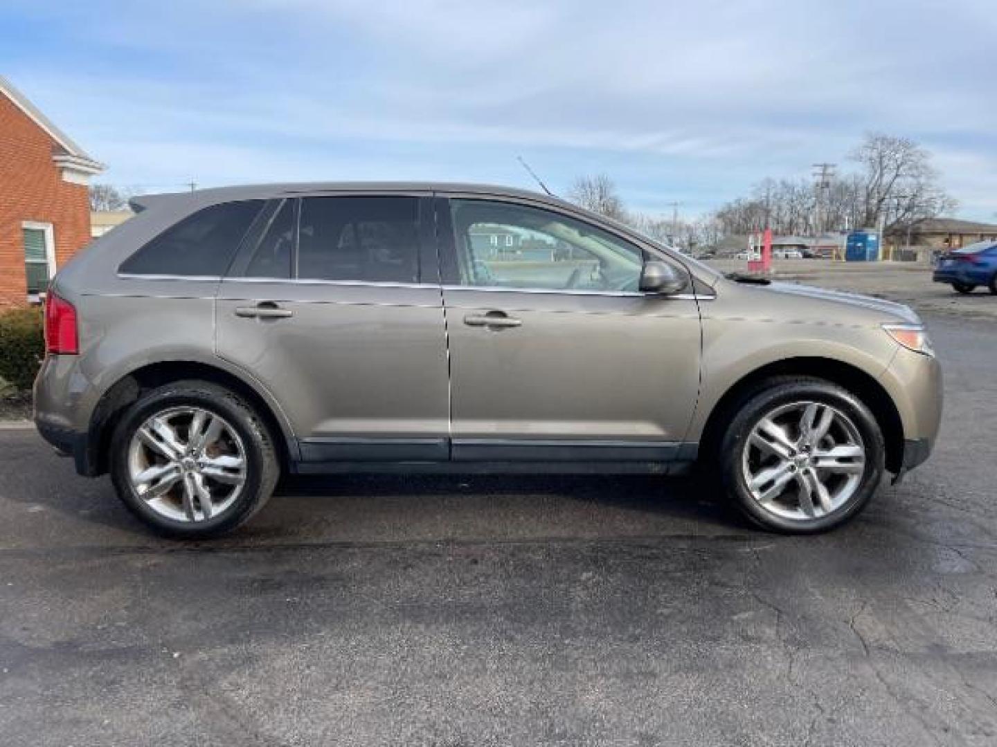 2012 Mineral Gray Metallic Ford Edge Limited AWD (2FMDK4KC7CB) with an 3.5L V6 DOHC 24V engine, 6-Speed Automatic transmission, located at 1951 S Dayton Lakeview Rd., New Carlisle, OH, 45344, (937) 908-9800, 39.890999, -84.050255 - Photo#3