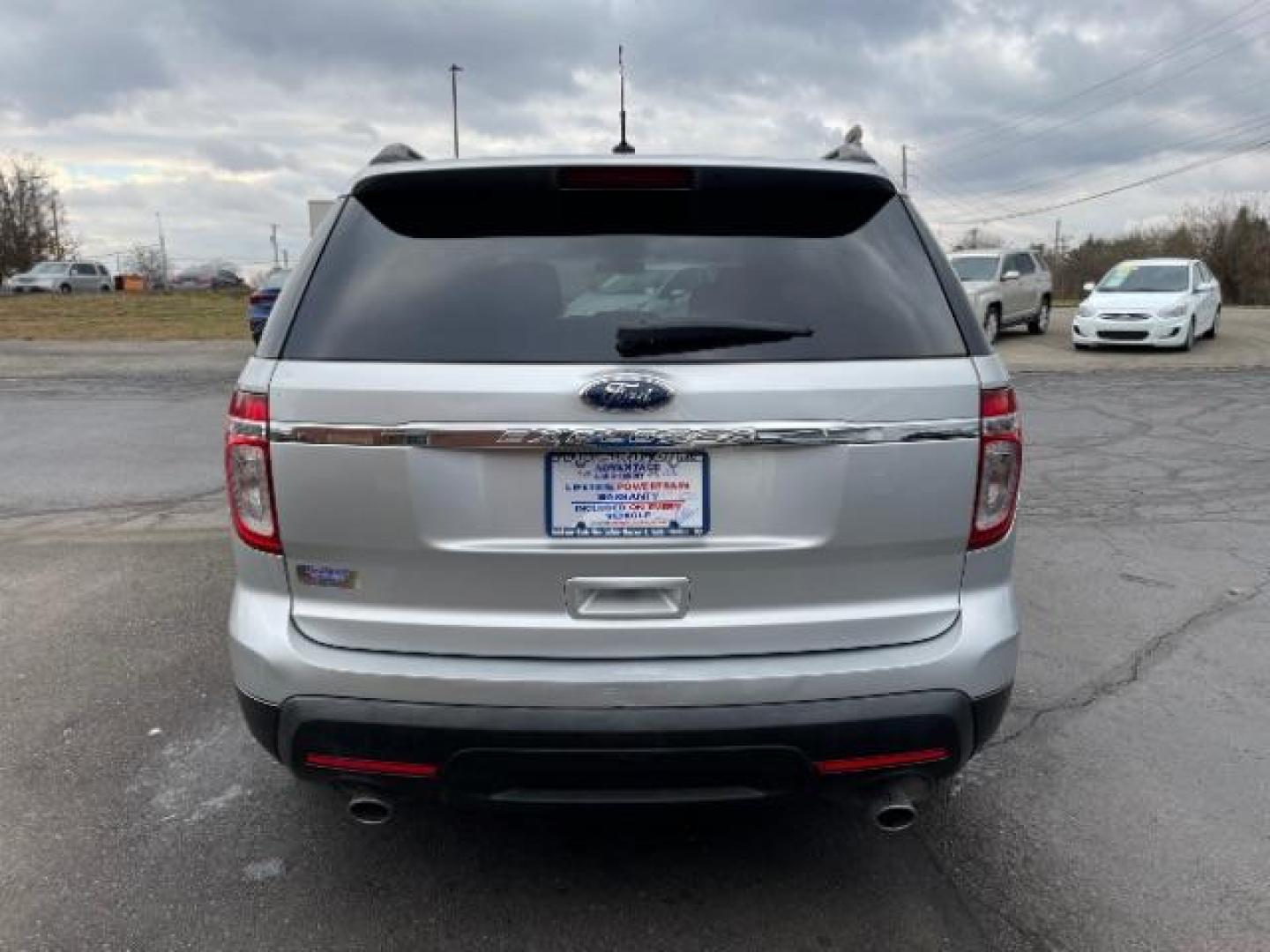 2012 Ingot Silver Metallic Ford Explorer Base FWD (1FMHK7B86CG) with an 3.5L V6 DOHC 24V engine, 6-Speed Automatic transmission, located at 1099 N County Rd 25A, Troy, OH, 45373, (937) 908-9800, 40.057079, -84.212883 - Photo#4