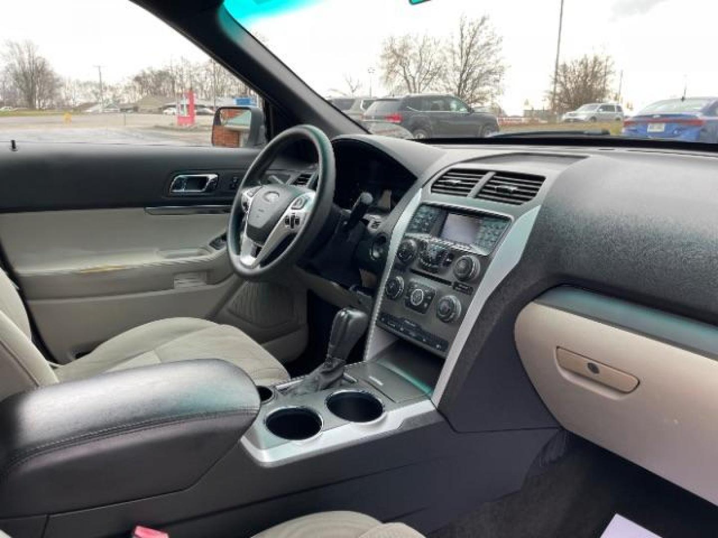 2012 Ingot Silver Metallic Ford Explorer Base FWD (1FMHK7B86CG) with an 3.5L V6 DOHC 24V engine, 6-Speed Automatic transmission, located at 1099 N County Rd 25A, Troy, OH, 45373, (937) 908-9800, 40.057079, -84.212883 - Photo#8