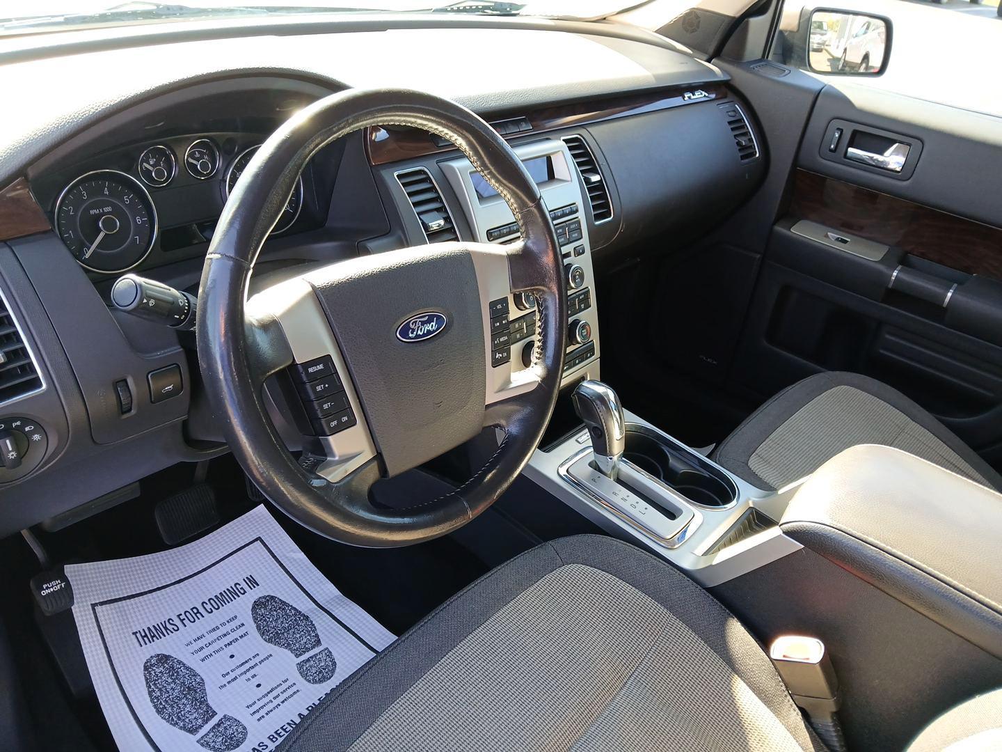 2012 Mineral Gray Metallic Ford Flex SEL FWD (2FMGK5CC2CB) with an 3.5L V6 DOHC 24V engine, 6-Speed Automatic Overdrive transmission, located at 1951 S Dayton Lakeview Rd., New Carlisle, OH, 45344, (937) 908-9800, 39.890999, -84.050255 - Photo#8