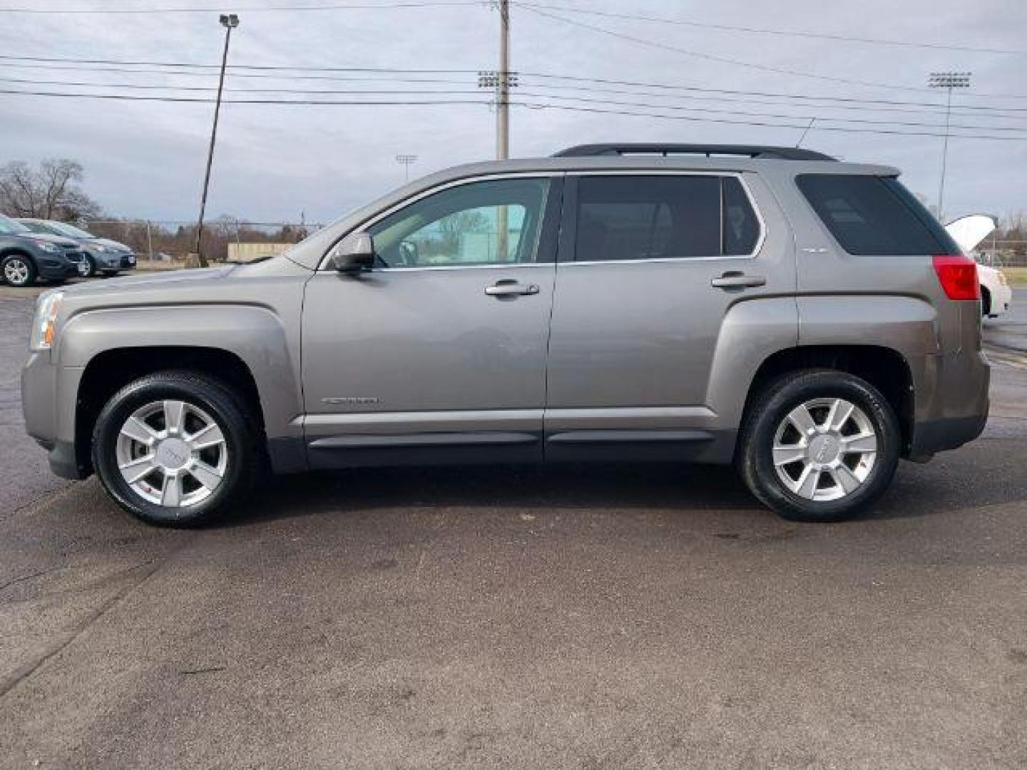 2012 Mocha Steel Metallic GMC Terrain SLE2 FWD (2GKALSEK6C6) with an 2.4L L4 DOHC 16V FFV engine, 6-Speed Automatic transmission, located at 401 Woodman Dr, Riverside, OH, 45431, (937) 908-9800, 39.760899, -84.123421 - Photo#3