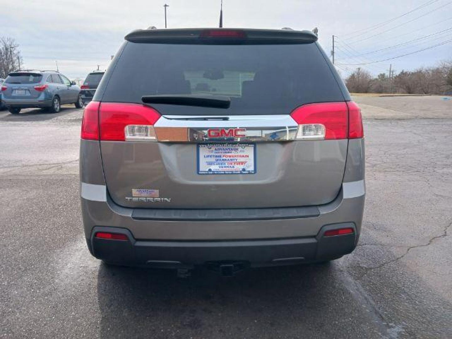 2012 Mocha Steel Metallic GMC Terrain SLE2 FWD (2GKALSEK6C6) with an 2.4L L4 DOHC 16V FFV engine, 6-Speed Automatic transmission, located at 401 Woodman Dr, Riverside, OH, 45431, (937) 908-9800, 39.760899, -84.123421 - Photo#5