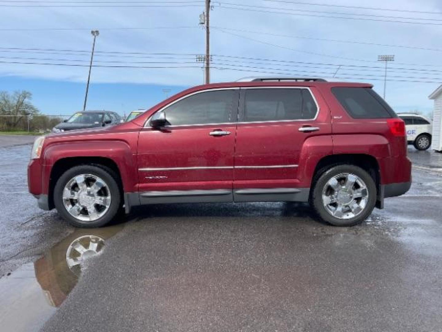 2012 Red GMC Terrain SLT2 AWD (2GKFLXE51C6) with an 3.0L V6 DOHC 24V engine, 6-Speed Automatic transmission, located at 401 Woodman Dr, Riverside, OH, 45431, (937) 908-9800, 39.760899, -84.123421 - Photo#2