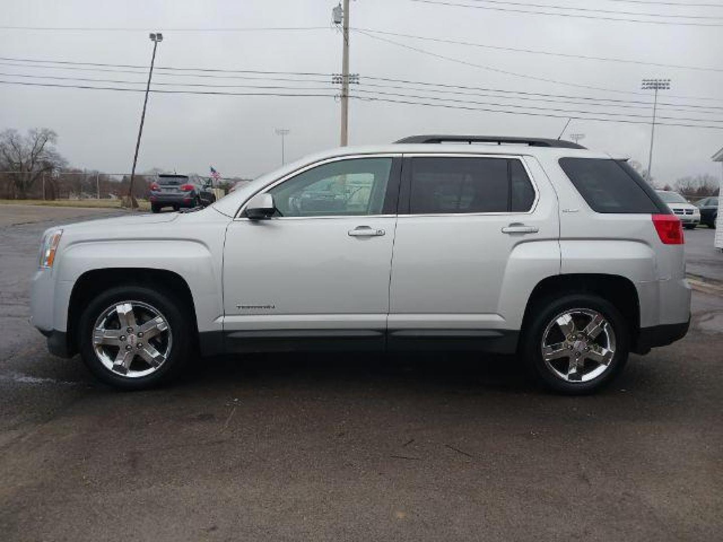 2012 Quicksilver Metallic GMC Terrain SLE2 FWD (2GKALSEKXC6) with an 2.4L L4 DOHC 16V FFV engine, 6-Speed Automatic transmission, located at 1099 N County Rd 25A, Troy, OH, 45373, (937) 908-9800, 40.057079, -84.212883 - Photo#3