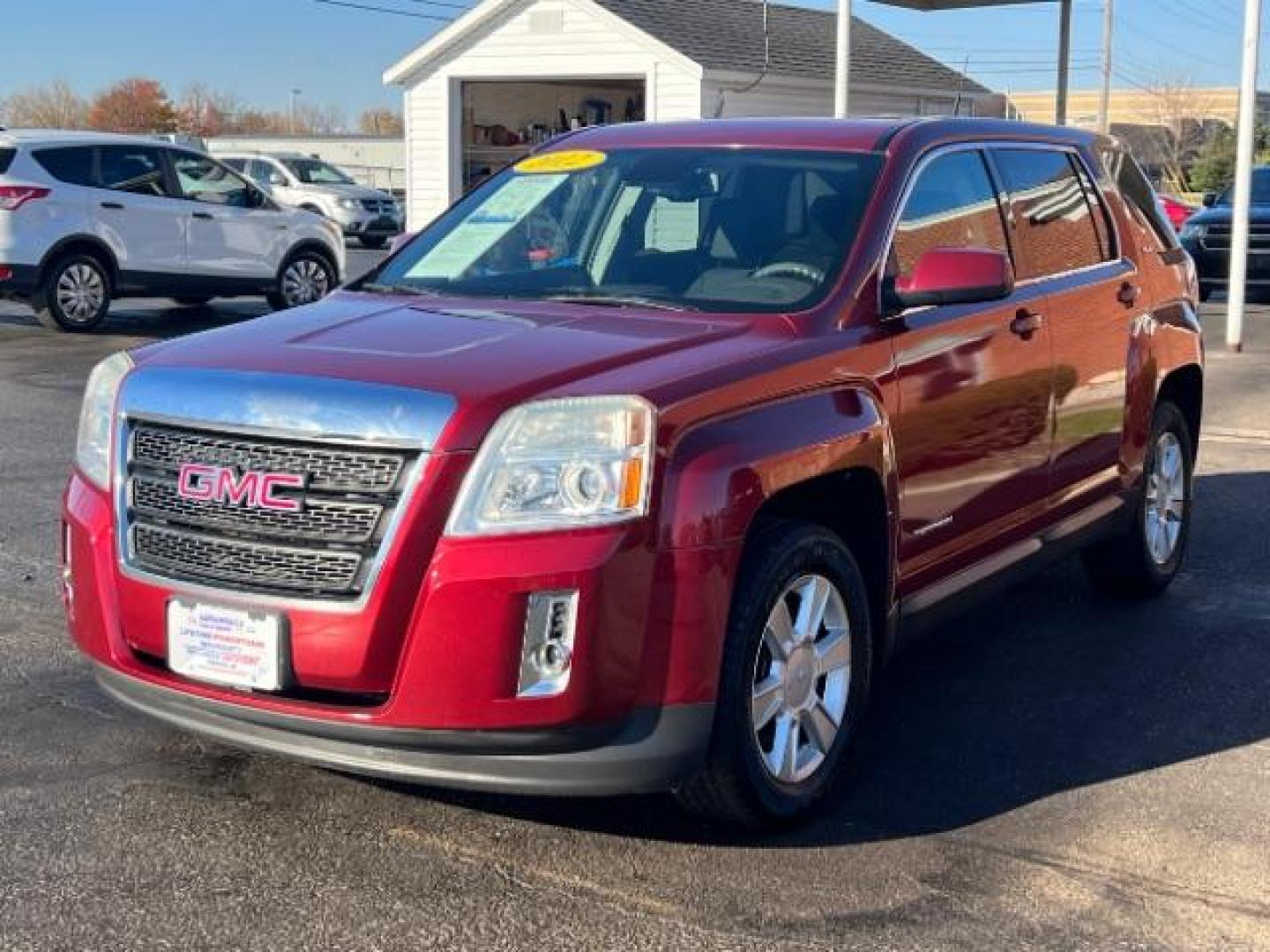 2012 Red GMC Terrain SLE1 FWD (2GKALMEK9C6) with an 2.4L L4 DOHC 16V FFV engine, 6-Speed Automatic transmission, located at 1230 East Main St, Xenia, OH, 45385, (937) 908-9800, 39.688026, -83.910172 - Photo#2