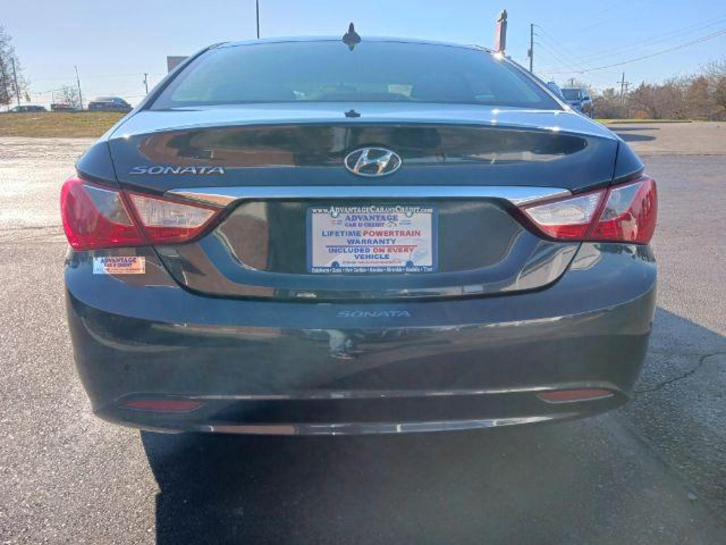 2012 Pacific Blue Pearl Hyundai Sonata GLS Auto (5NPEB4AC9CH) with an 2.4L L4 DOHC 16V engine, 6-Speed Automatic transmission, located at 1184 Kauffman Ave, Fairborn, OH, 45324, (937) 908-9800, 39.807072, -84.030914 - Photo#5