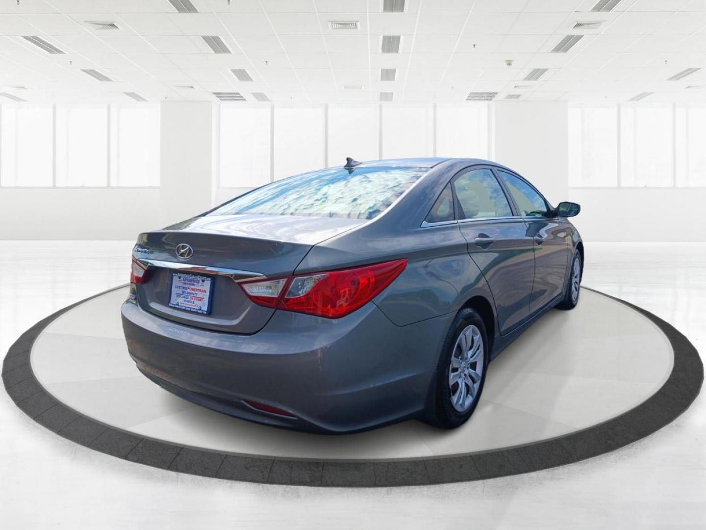 2012 Harbor Gray Metallic Hyundai Sonata (5NPEB4AC3CH) with an 2.4L L4 DOHC 16V engine, 6-Speed Automatic transmission, located at 1099 N County Rd 25A, Troy, OH, 45373, (937) 908-9800, 40.057079, -84.212883 - Photo#2