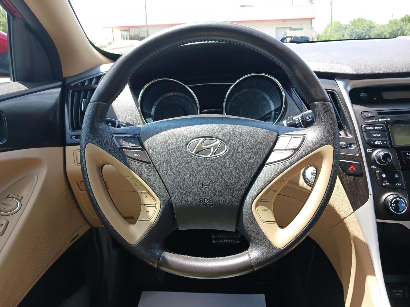 2012 Sparkling Ruby Hyundai Sonata Limited Auto (5NPEC4AC6CH) with an 2.4L L4 DOHC 16V engine, 6-Speed Automatic transmission, located at 880 E. National Road, Vandalia, OH, 45377, (937) 908-9800, 39.891918, -84.183594 - Photo#15