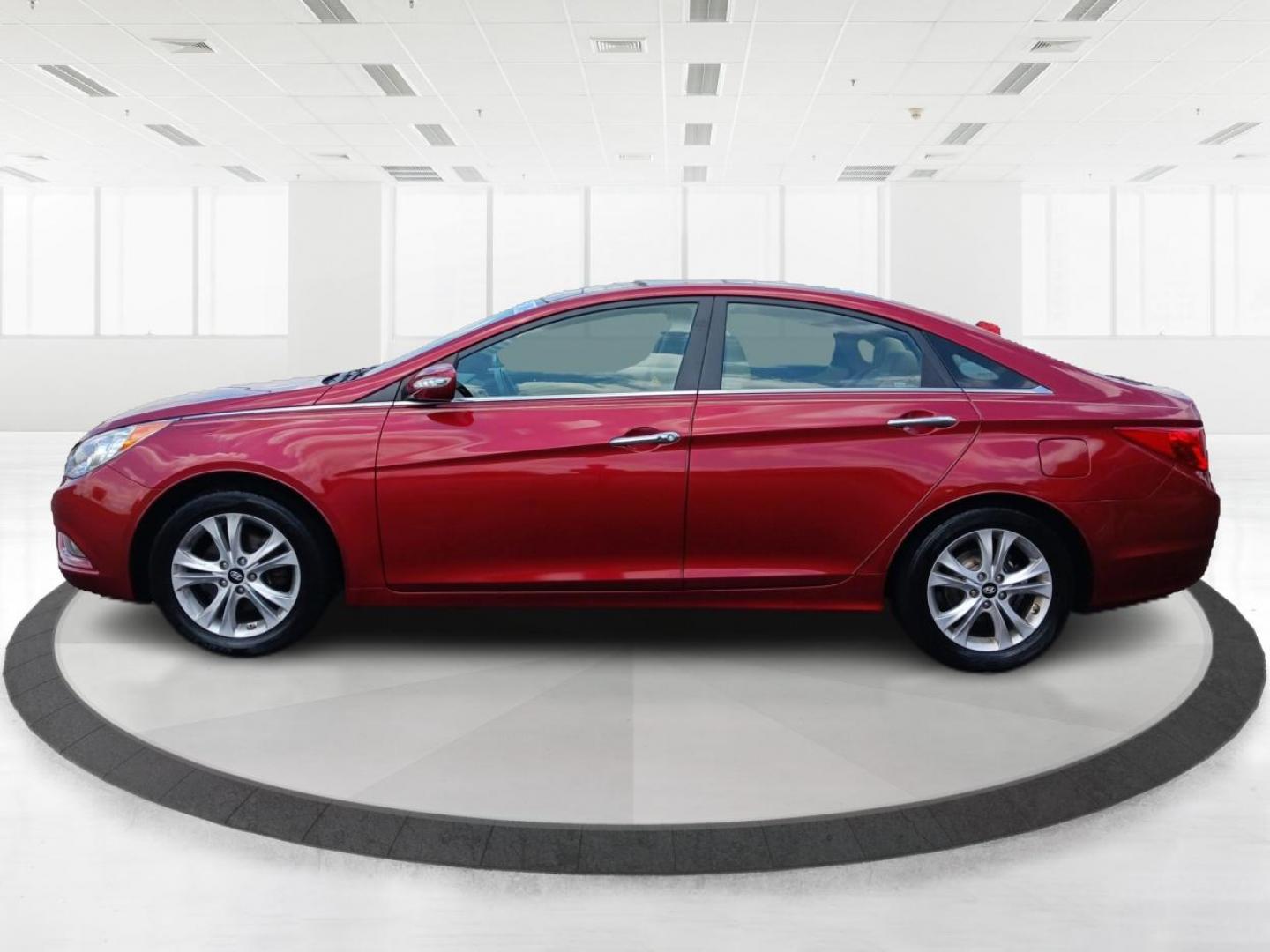 2012 Sparkling Ruby Hyundai Sonata Limited Auto (5NPEC4AC6CH) with an 2.4L L4 DOHC 16V engine, 6-Speed Automatic transmission, located at 880 E. National Road, Vandalia, OH, 45377, (937) 908-9800, 39.891918, -84.183594 - Photo#5