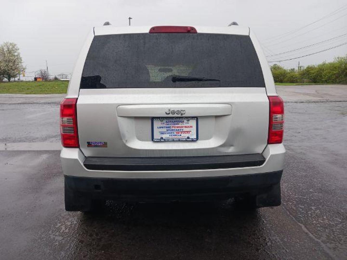 2012 Bright Silver Metallic Jeep Patriot Sport 2WD (1C4NJPBBXCD) with an 2.4L L4 DOHC 16V engine, located at 4508 South Dixie Dr, Moraine, OH, 45439, (937) 908-9800, 39.689976, -84.218452 - Photo#5