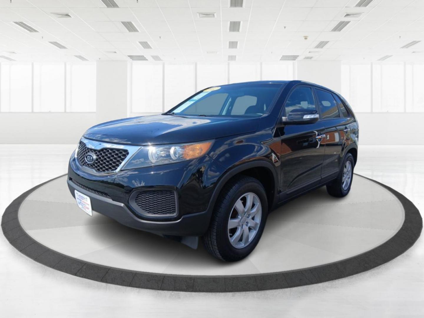 2012 Ebony Black Kia Sorento LX 2WD (5XYKT4A1XCG) with an 2.4L L4 DOHC 16V engine, 6-Speed Automatic transmission, located at 1230 East Main St, Xenia, OH, 45385, (937) 908-9800, 39.688026, -83.910172 - Photo#7