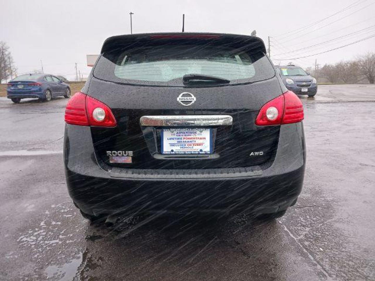 2012 Super Black Nissan Rogue S AWD (JN8AS5MV9CW) with an 2.5L L4 DOHC 16V engine, Continuously Variable Transmission transmission, located at 1184 Kauffman Ave, Fairborn, OH, 45324, (937) 908-9800, 39.807072, -84.030914 - Photo#5