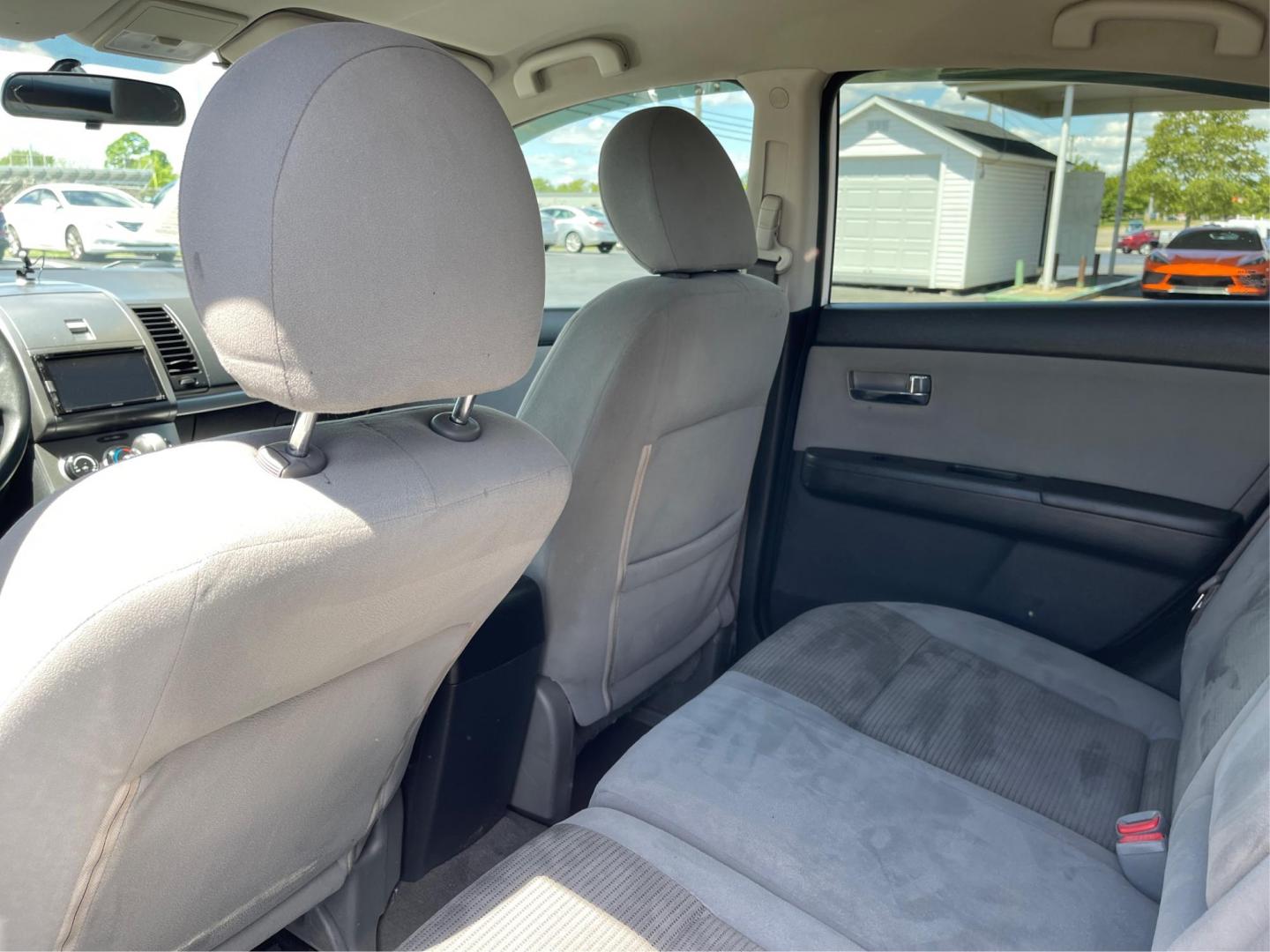 2012 Aspen White Pearl Nissan Sentra 2.0 SR (3N1AB6AP6CL) with an 2.0L L4 DOHC 16V engine, Continuously Variable Transmission transmission, located at 1951 S Dayton Lakeview Rd., New Carlisle, OH, 45344, (937) 908-9800, 39.890999, -84.050255 - Photo#9