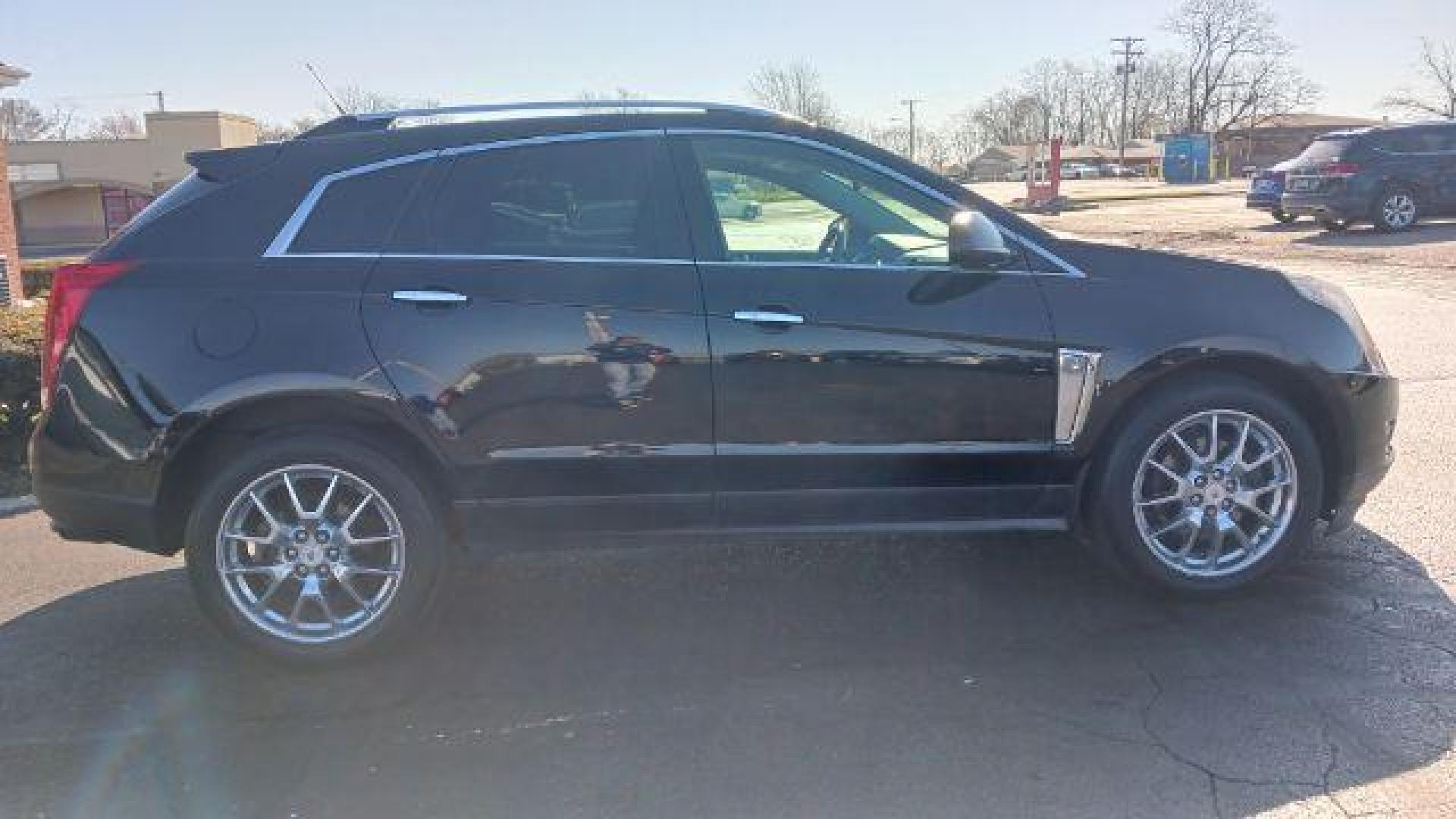 2013 Black Raven Cadillac SRX AWD Performance Collection (3GYFNHE39DS) with an 3.6L V6 DOHC 24V FFV engine, 6-Speed Automatic transmission, located at 1184 Kauffman Ave, Fairborn, OH, 45324, (937) 908-9800, 39.807072, -84.030914 - Photo#5