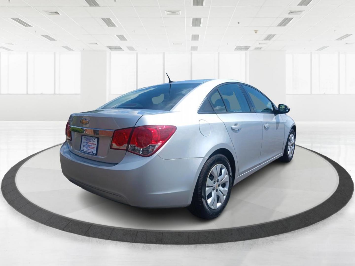 2013 Champagne Silver Metallic Chevrolet Cruze LS Auto (1G1PA5SH8D7) with an 1.8L L4 DOHC 16V FFV engine, 6-Speed Automatic transmission, located at 1184 Kauffman Ave, Fairborn, OH, 45324, (937) 908-9800, 39.807072, -84.030914 - Photo#2