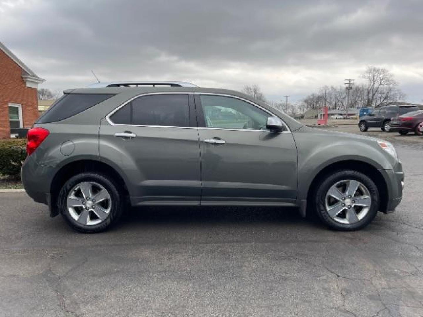 2013 Tungsten Metallic Chevrolet Equinox LTZ 2WD (2GNALFEK2D6) with an 2.4L L4 DOHC 16V engine, 6-Speed Automatic transmission, located at 1099 N County Rd 25A, Troy, OH, 45373, (937) 908-9800, 40.057079, -84.212883 - Photo#3