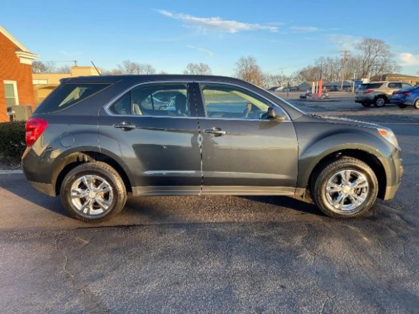 2013 Black Chevrolet Equinox LS 2WD (2GNALBEK6D1) with an 2.4L L4 DOHC 16V engine, 6-Speed Automatic transmission, located at 1184 Kauffman Ave, Fairborn, OH, 45324, (937) 908-9800, 39.807072, -84.030914 - Photo#3