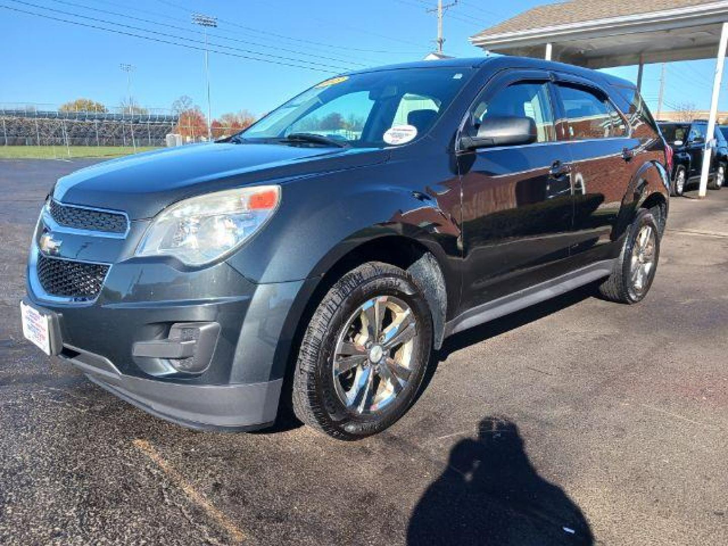 2013 Ashen Gray Metallic Chevrolet Equinox LS 2WD (2GNALBEK6D6) with an 2.4L L4 DOHC 16V engine, 6-Speed Automatic transmission, located at 4508 South Dixie Dr, Moraine, OH, 45439, (937) 908-9800, 39.689976, -84.218452 - Photo#2