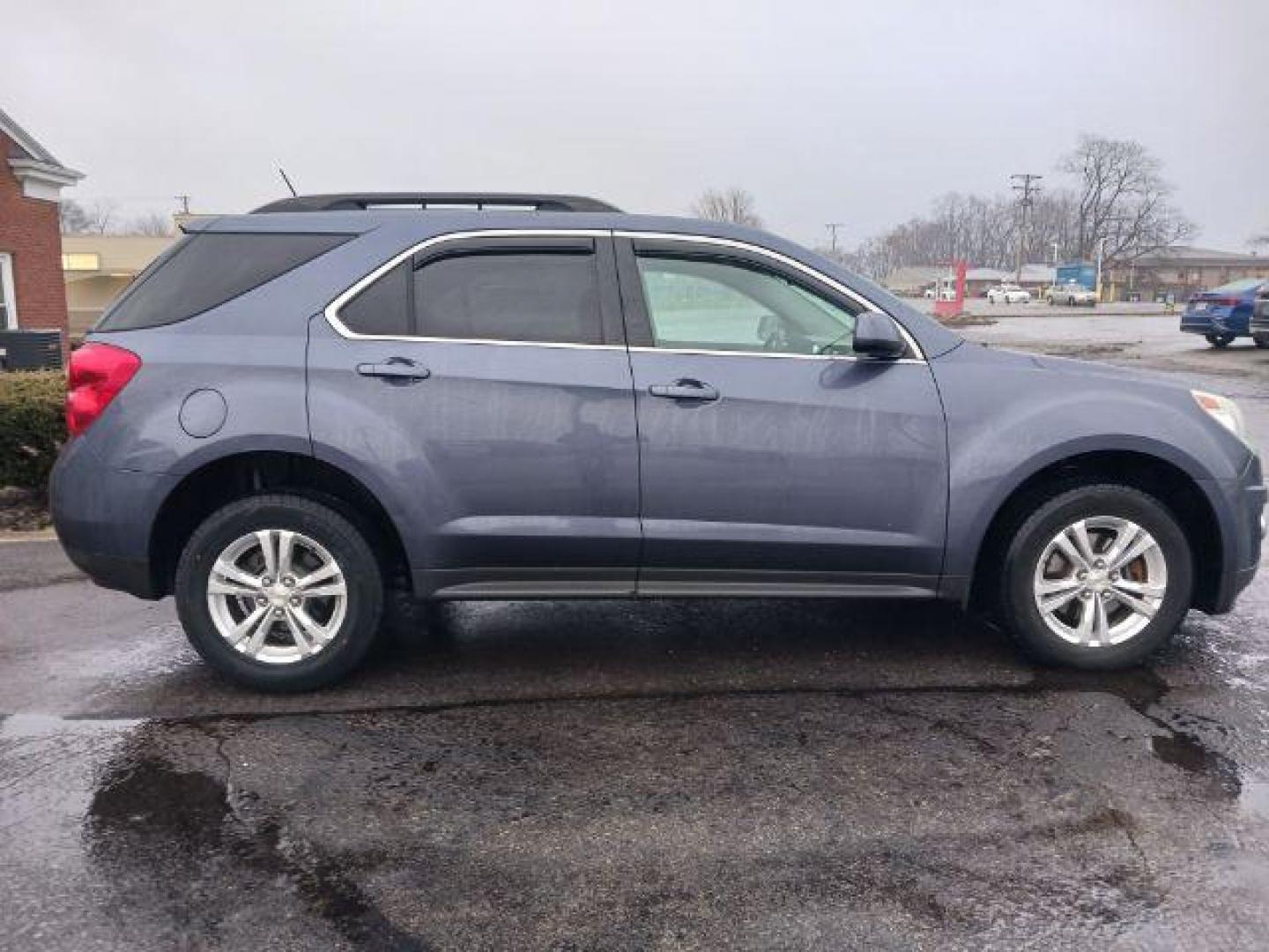 2013 Atlantis Blue Metallic Chevrolet Equinox 2LT AWD (2GNFLNEK3D6) with an 2.4L L4 DOHC 16V engine, 6-Speed Automatic transmission, located at 880 E. National Road, Vandalia, OH, 45377, (937) 908-9800, 39.891918, -84.183594 - Photo#4