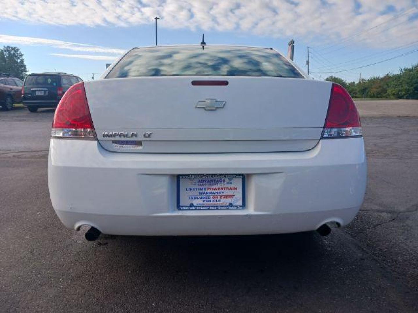 2013 White Chevrolet Impala LT (Fleet) (2G1WG5E34D1) with an 3.6L V6 DOHC 16V FFV engine, 6-Speed Automatic transmission, located at 1951 S Dayton Lakeview Rd., New Carlisle, OH, 45344, (937) 908-9800, 39.890999, -84.050255 - Photo#5