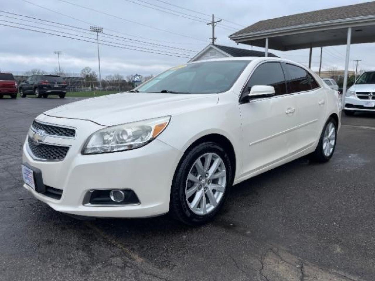 2013 White Diamond Tricoat Chevrolet Malibu 2LT (1G11E5SAXDF) with an 2.5L L4 DOHC 16V engine, 6-Speed Automatic transmission, located at 1951 S Dayton Lakeview Rd., New Carlisle, OH, 45344, (937) 908-9800, 39.890999, -84.050255 - Photo#1