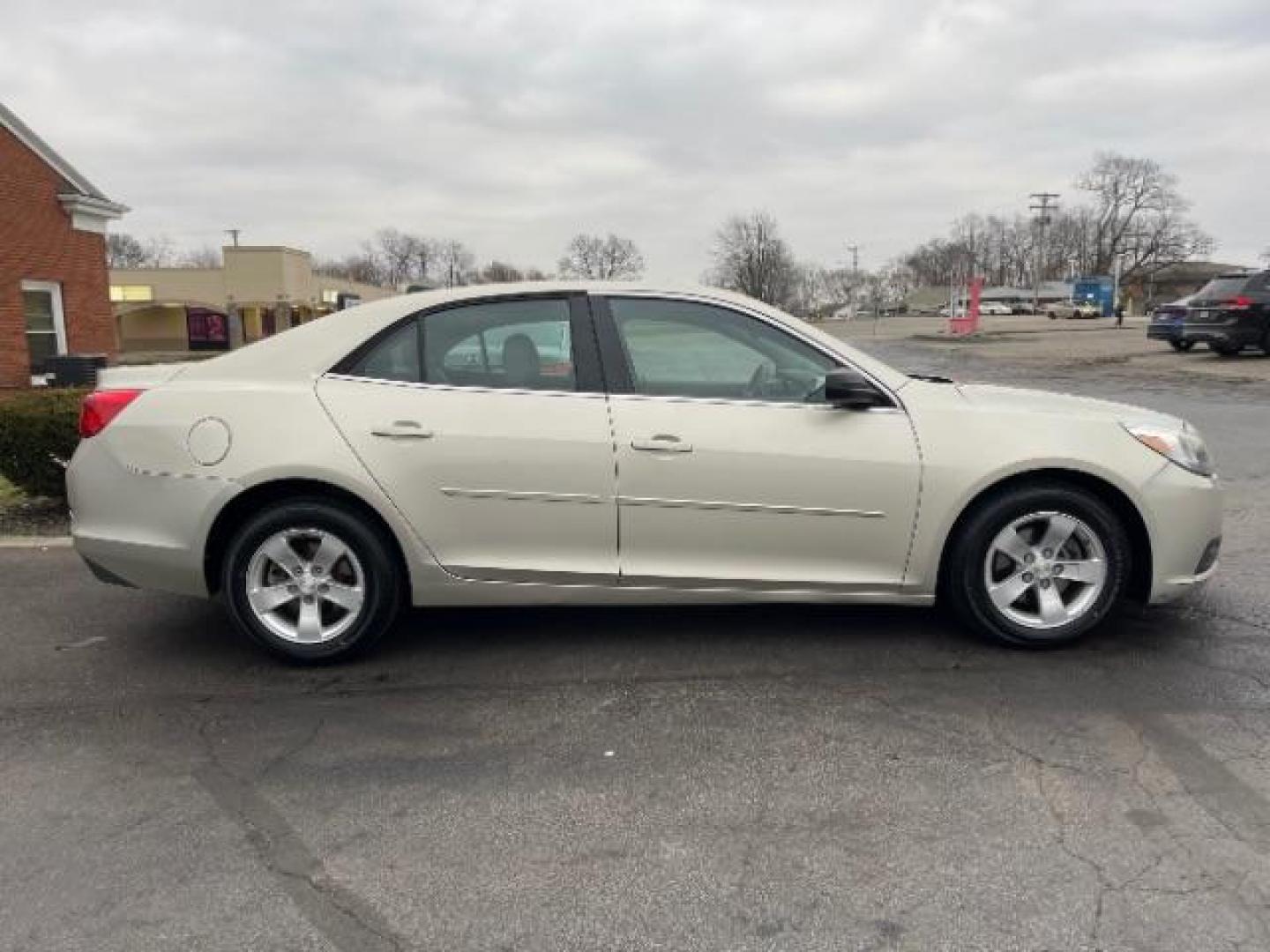 2013 Champagne Silver Metallic Chevrolet Malibu LS (1G11B5SA1DF) with an 2.5L L4 DOHC 16V engine, 6-Speed Automatic transmission, located at 1230 East Main St, Xenia, OH, 45385, (937) 908-9800, 39.688026, -83.910172 - Photo#3