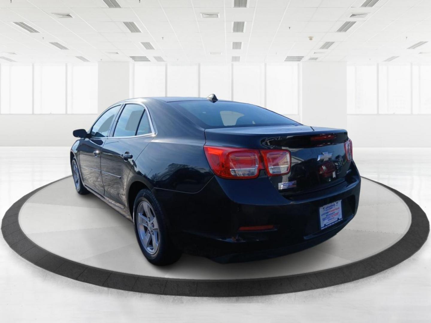 2013 Chevrolet Malibu LS (1G11B5SA1DF) with an 2.5L L4 DOHC 16V engine, 6-Speed Automatic transmission, located at 1230 East Main St, Xenia, OH, 45385, (937) 908-9800, 39.688026, -83.910172 - 2013 Chevrolet Malibu LS - Photo#4