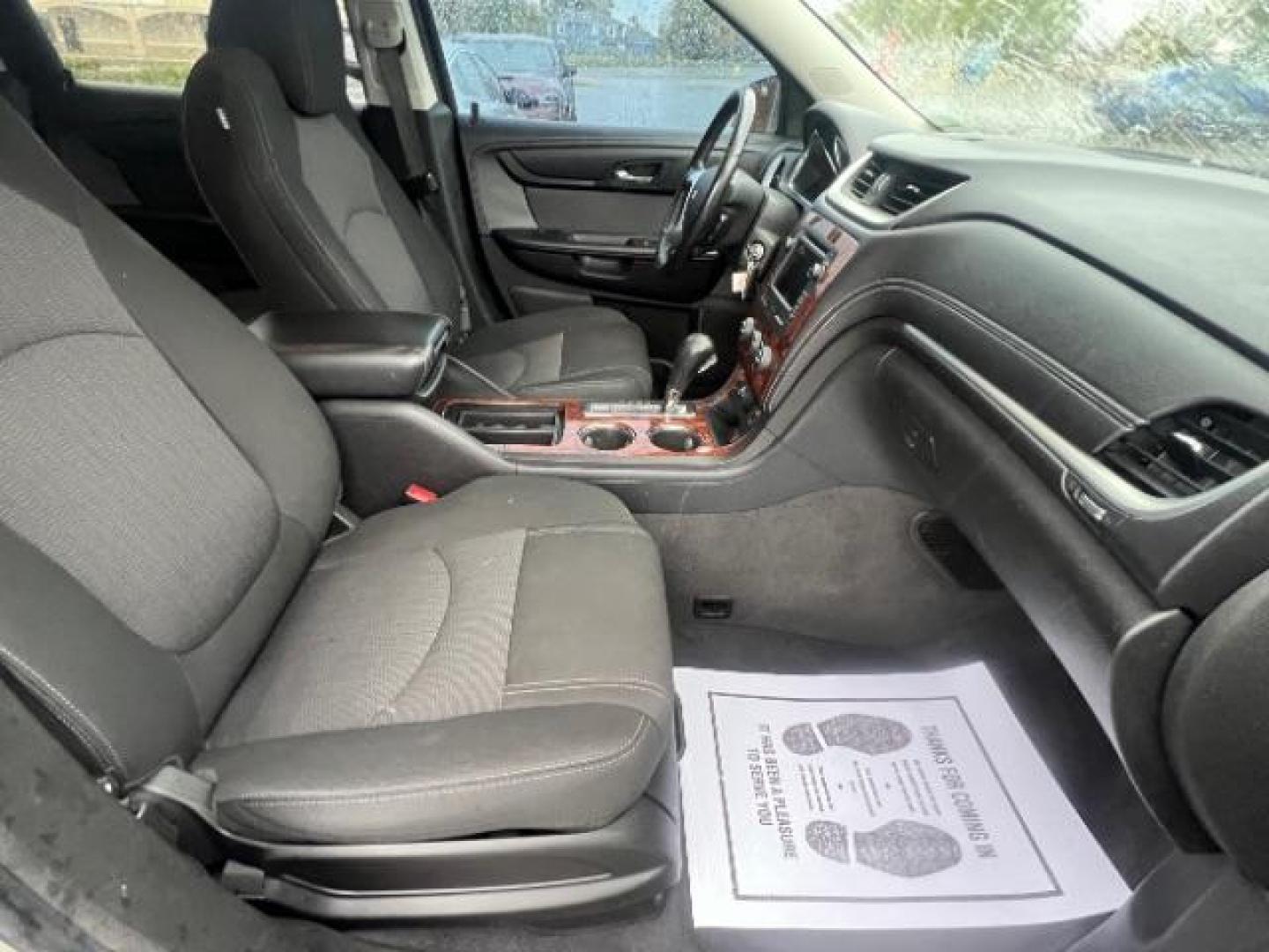 2013 Champagne Silver Metallic Chevrolet Traverse 1LT FWD (1GNKRGKD7DJ) with an 3.6L V6 DOHC 24V engine, 6-Speed Automatic transmission, located at 1230 East Main St, Xenia, OH, 45385, (937) 908-9800, 39.688026, -83.910172 - Third Row - Photo#10